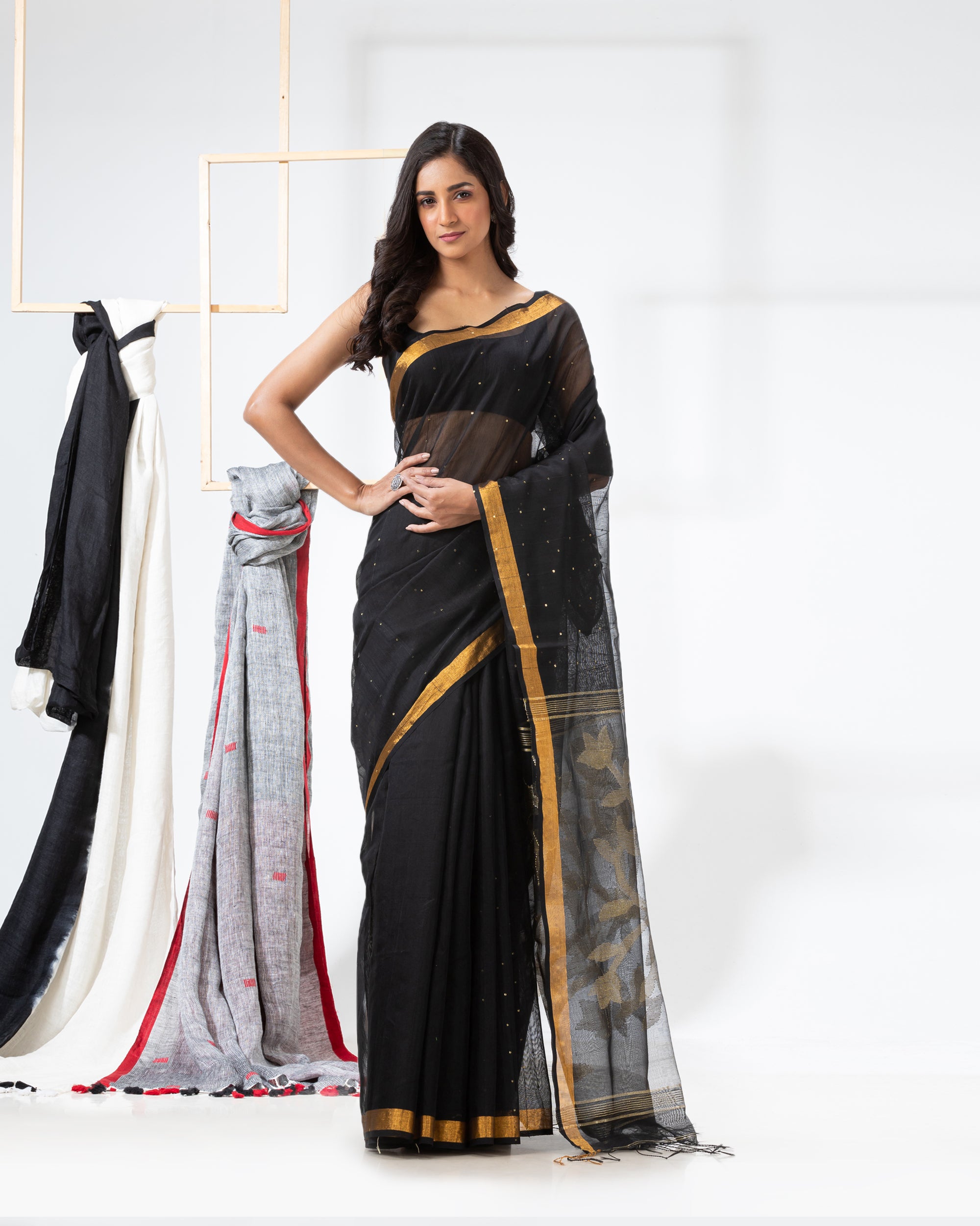Women's Black Cotton Blend Handloom Jamdani Saree - Piyari Fashion