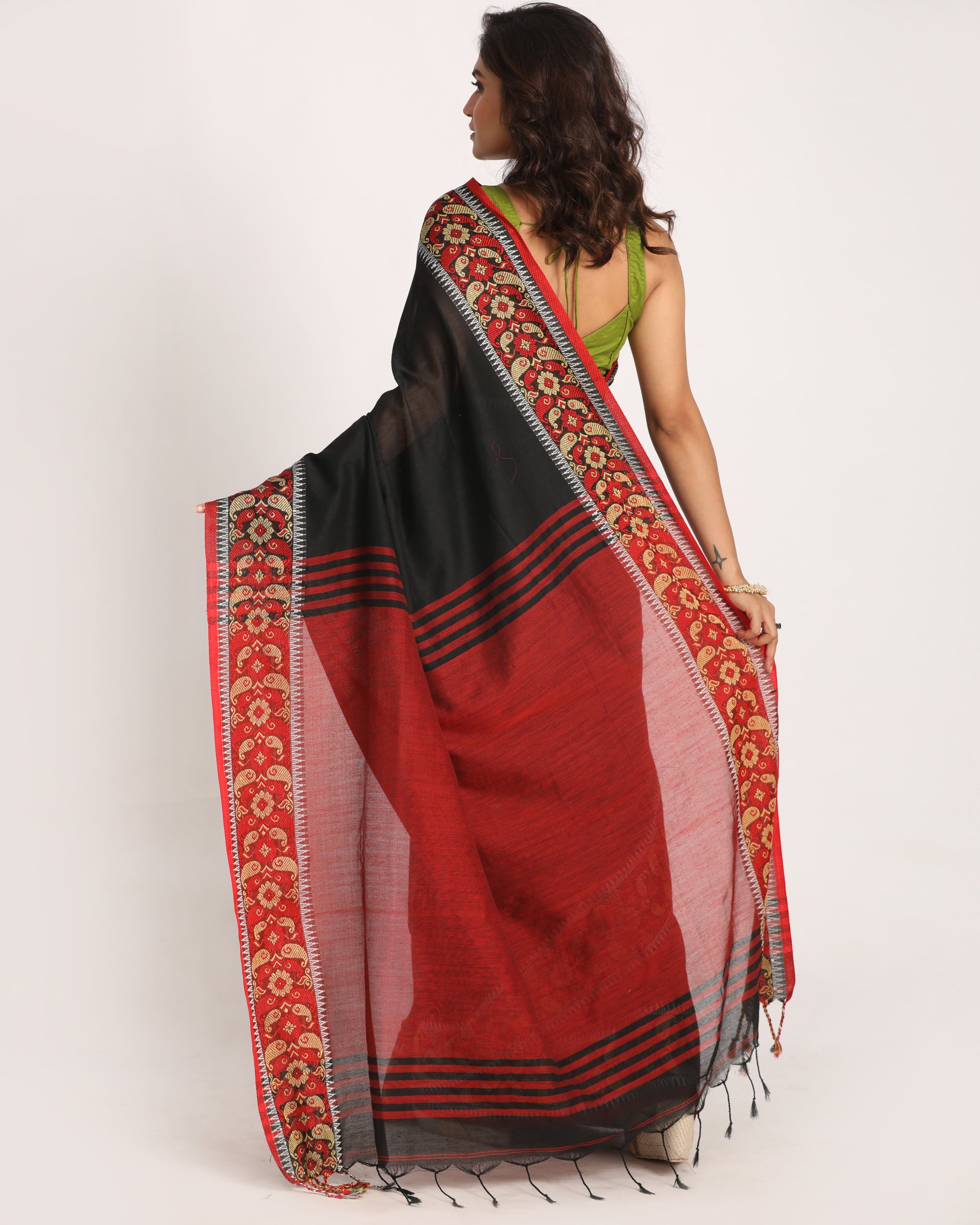 Women's Black Handloom Handspun Cotton Saree - Piyari Fashion