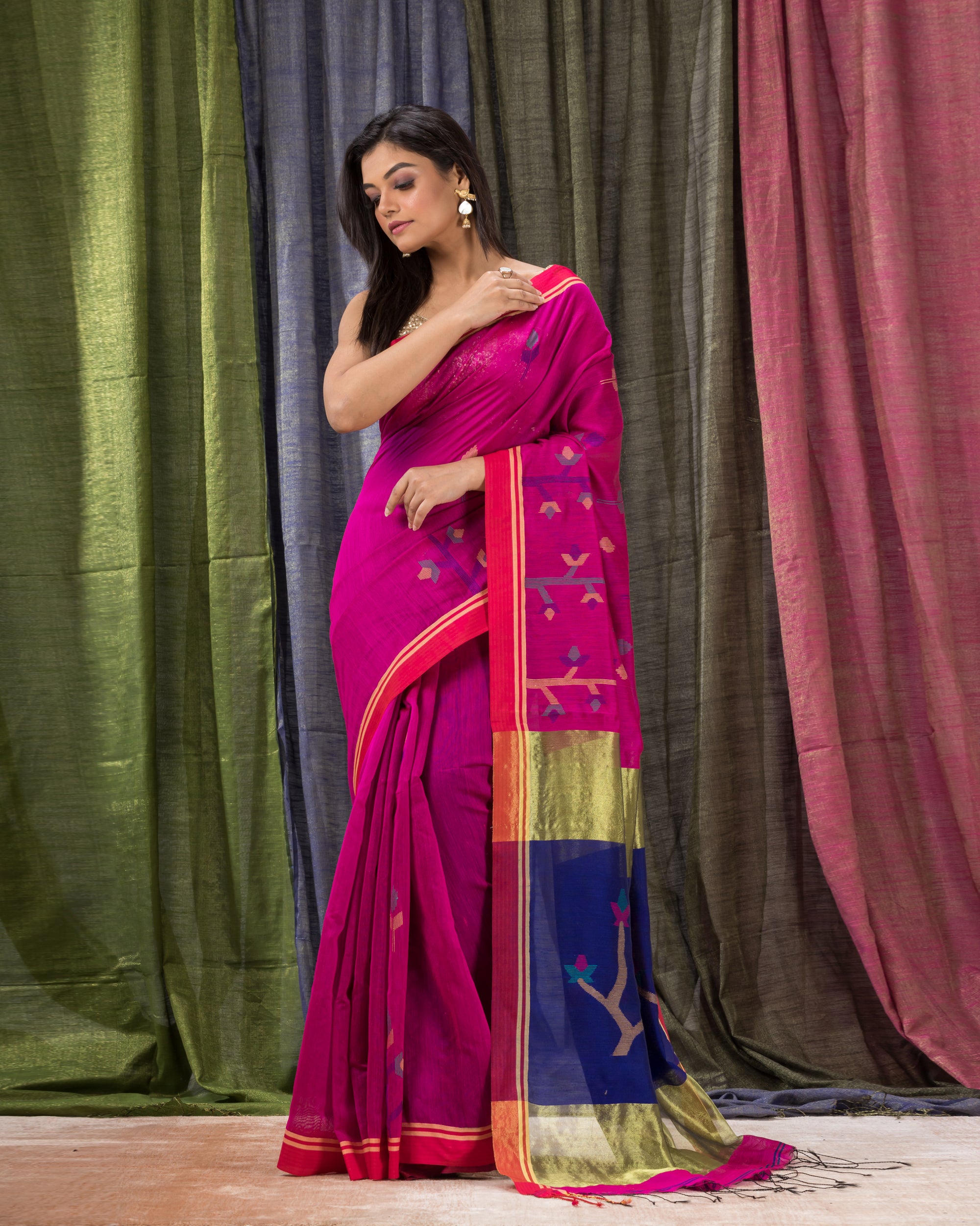 Women's Pink Cotton Blend Handloom Jamdani Saree - Piyari Fashion