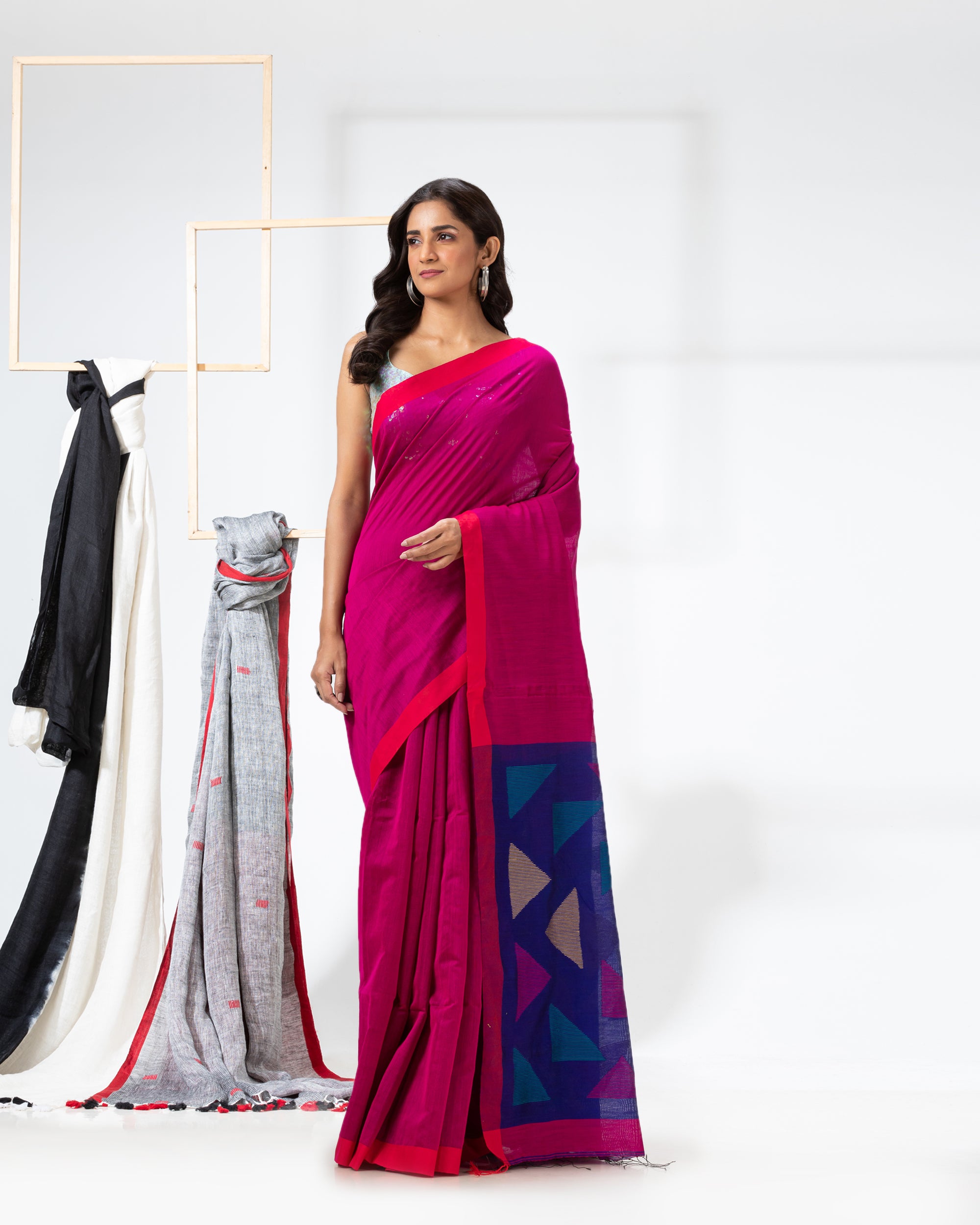 Women's Pink Cotton Blend Handloom Saree - Piyari Fashion