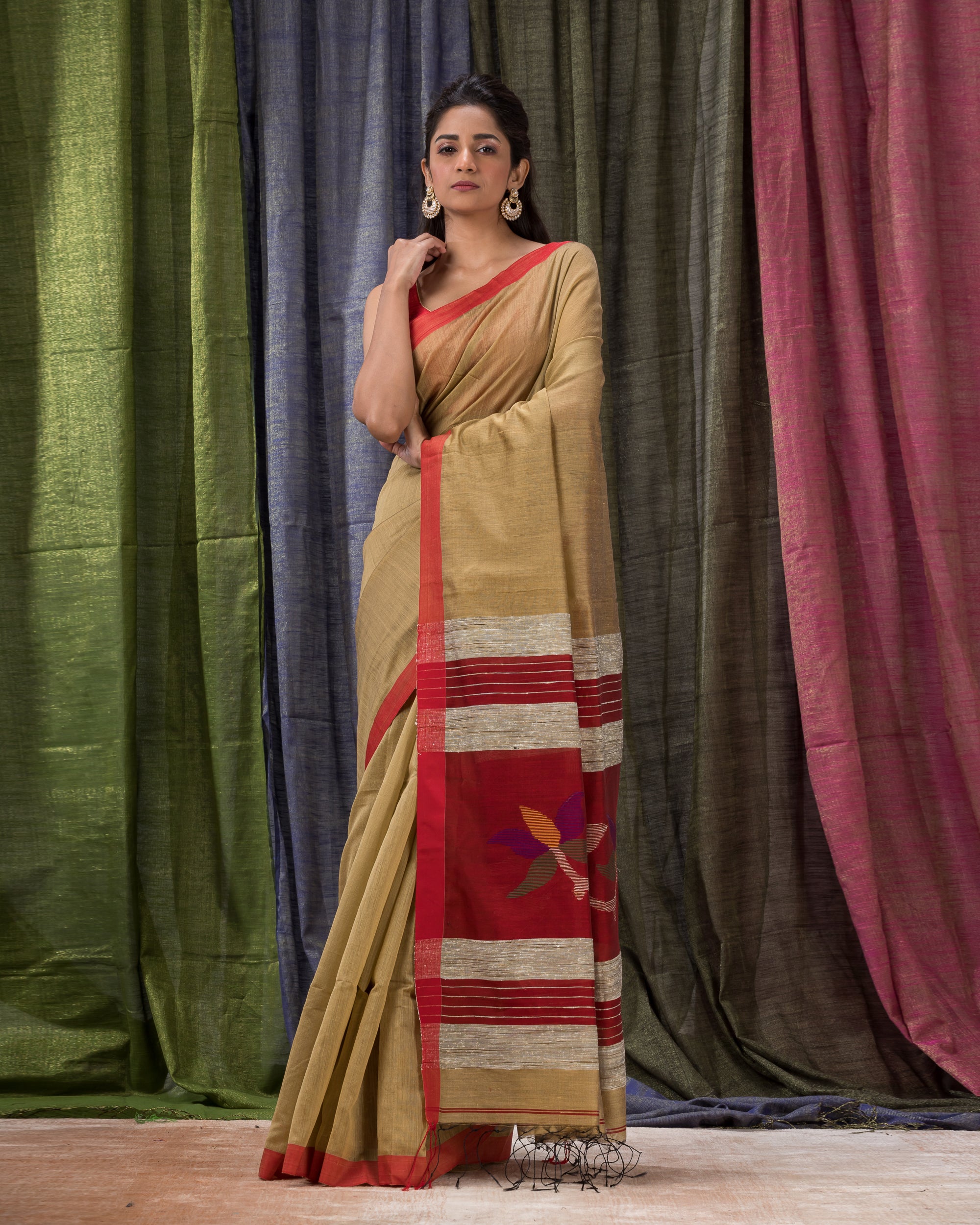 Women's Beige Cotton Blend Handloom Jamdani Saree - Piyari Fashion