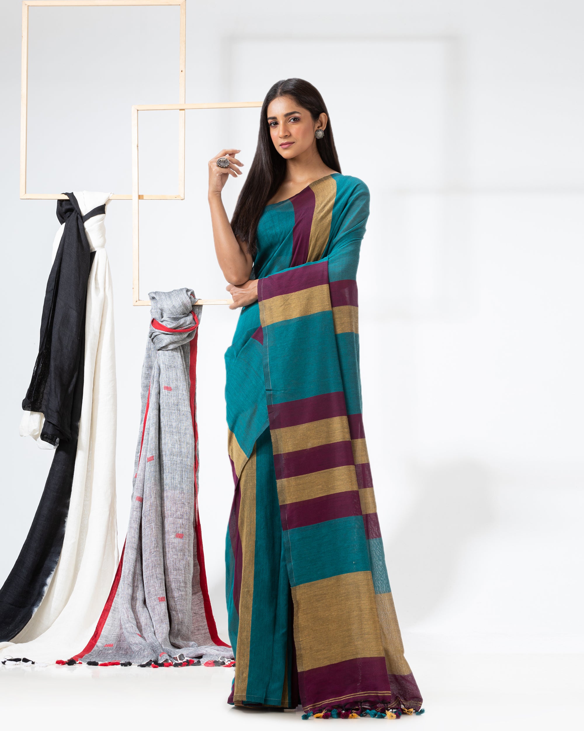 Women's Handspun Cotton Teal Handloom Saree - Piyari Fashion
