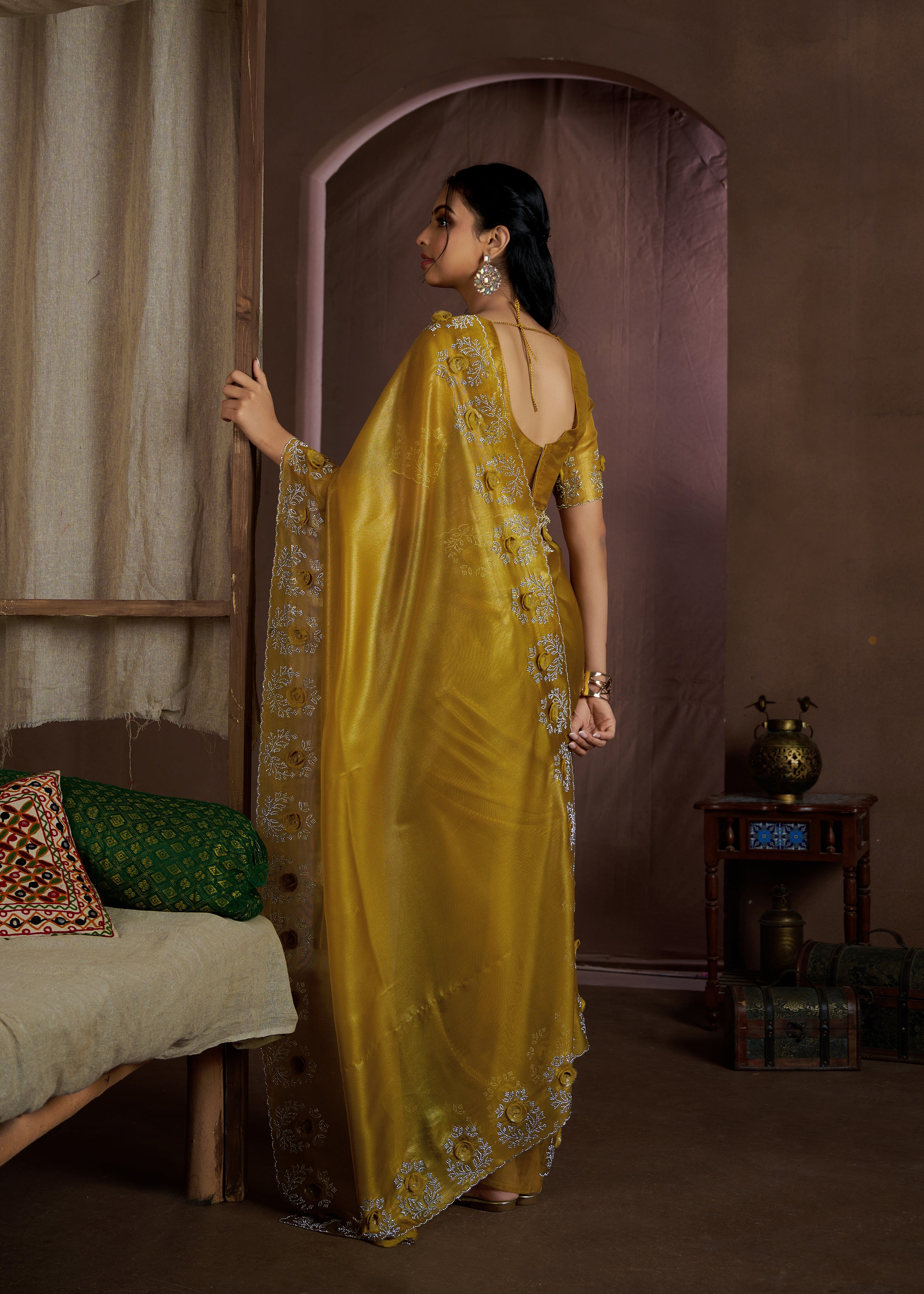 Color_YELLOW