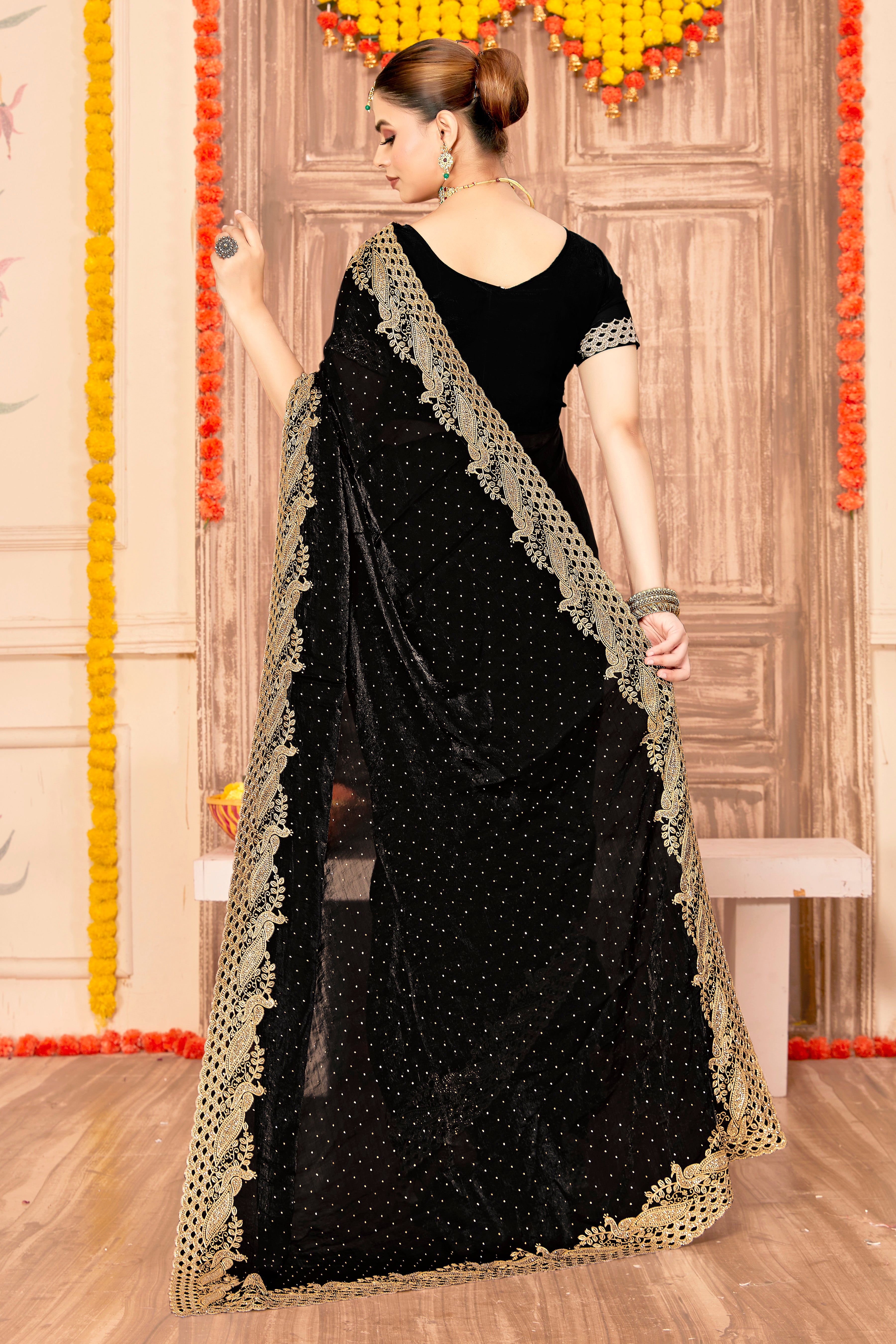 Color_BLACK