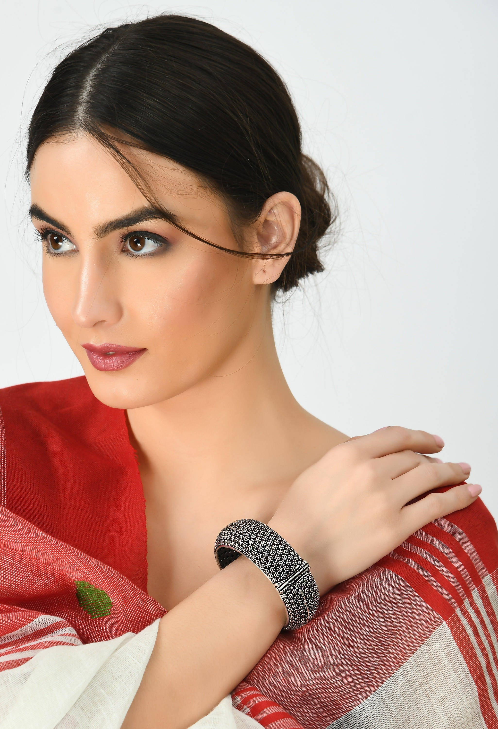 Johar Kamal Oxidised Silver-Plated Kada Design Bracelet