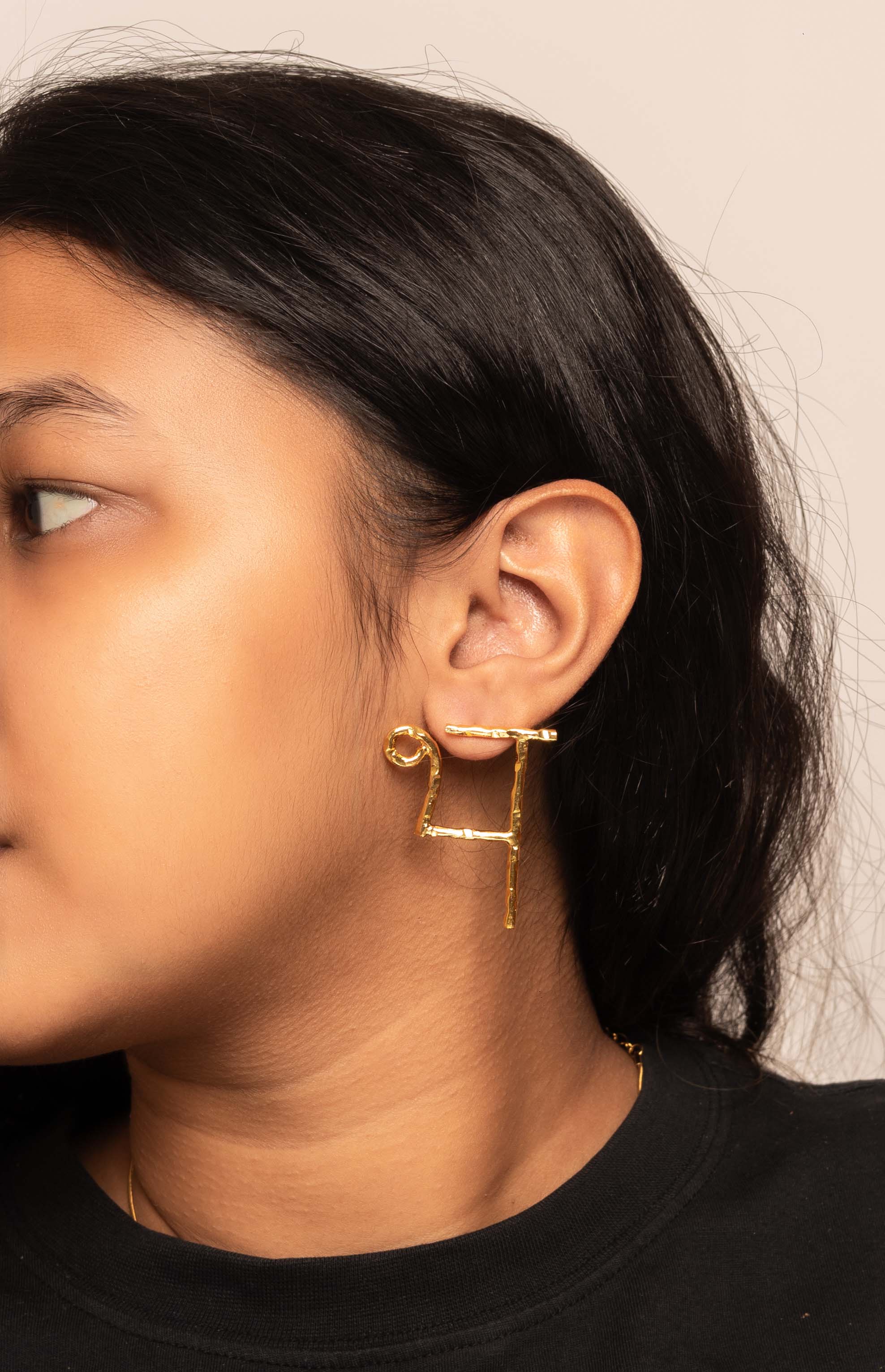 Women's Akshar Earring E207