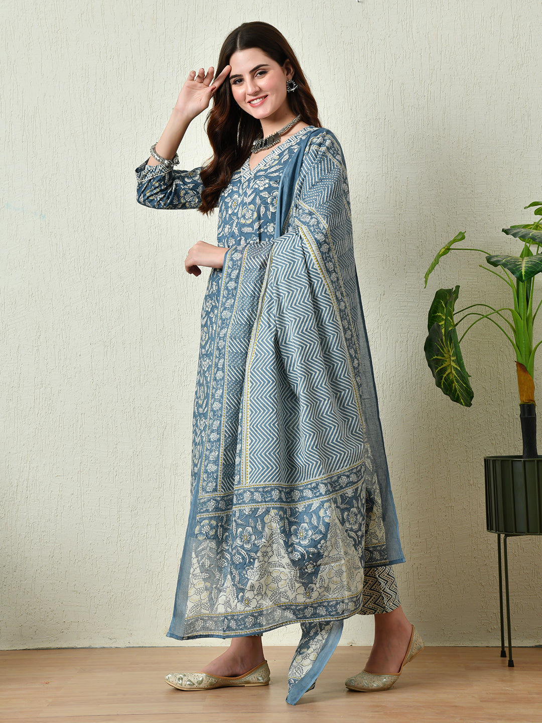 Women's Blue Printed Straight Kurta Pant With Dupatta Set - Taantav