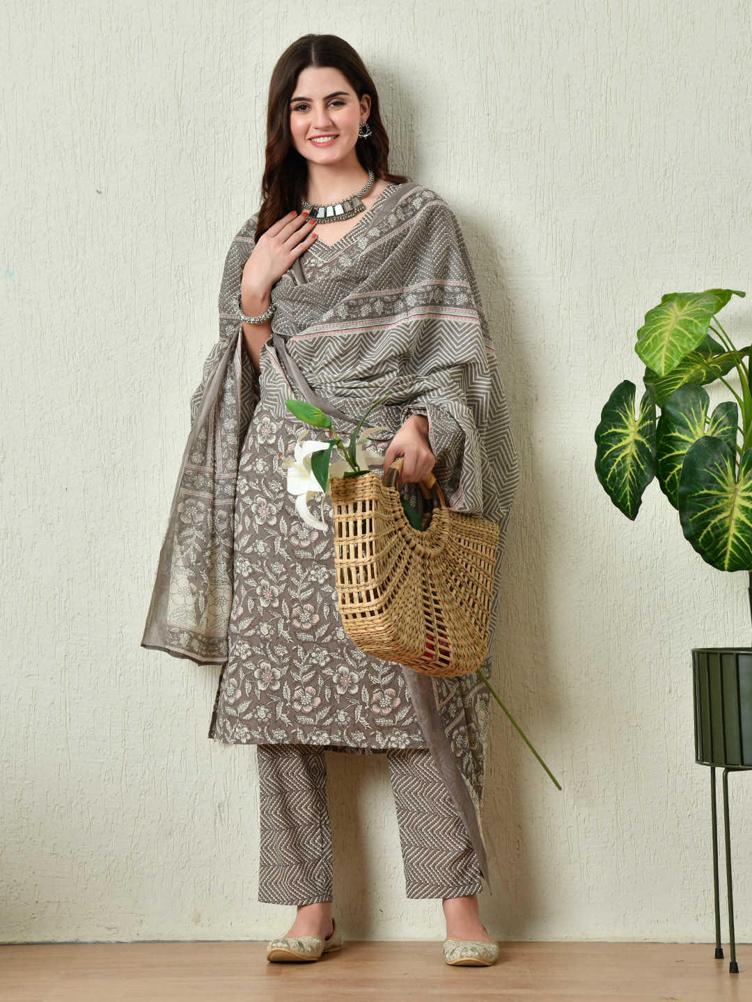 Women's Grey Printed Straight Kurta Pant With Dupatta Set - Taantav