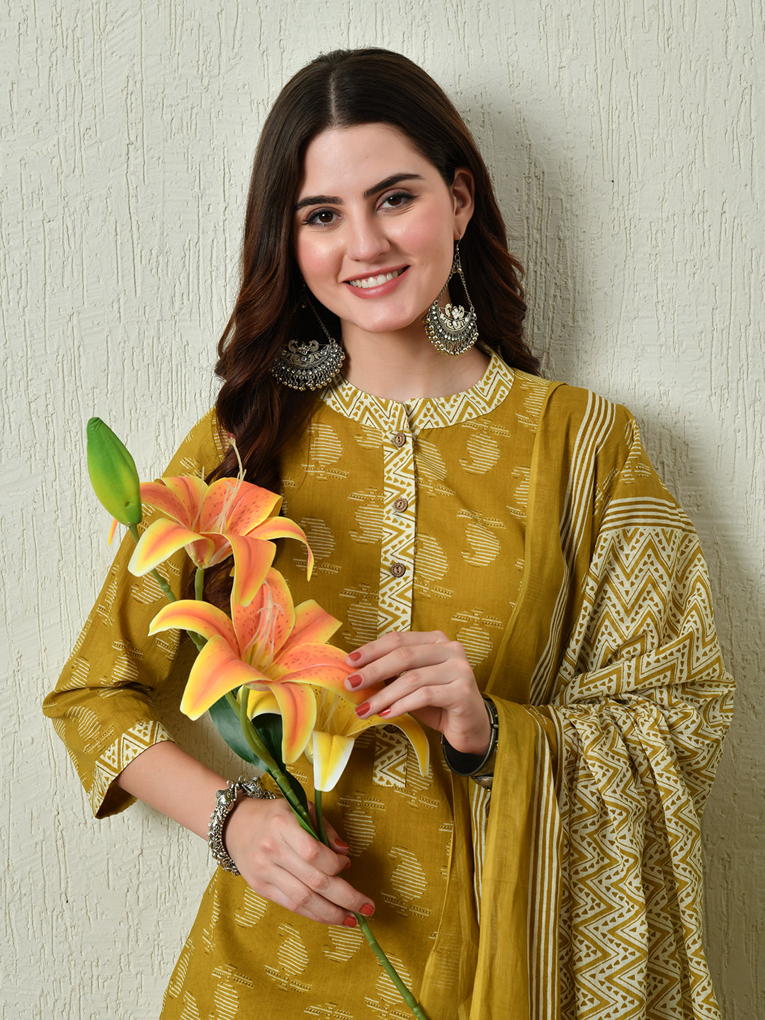 Women's Mustard Straight Kurta Pant With Dupatta Set - Taantav