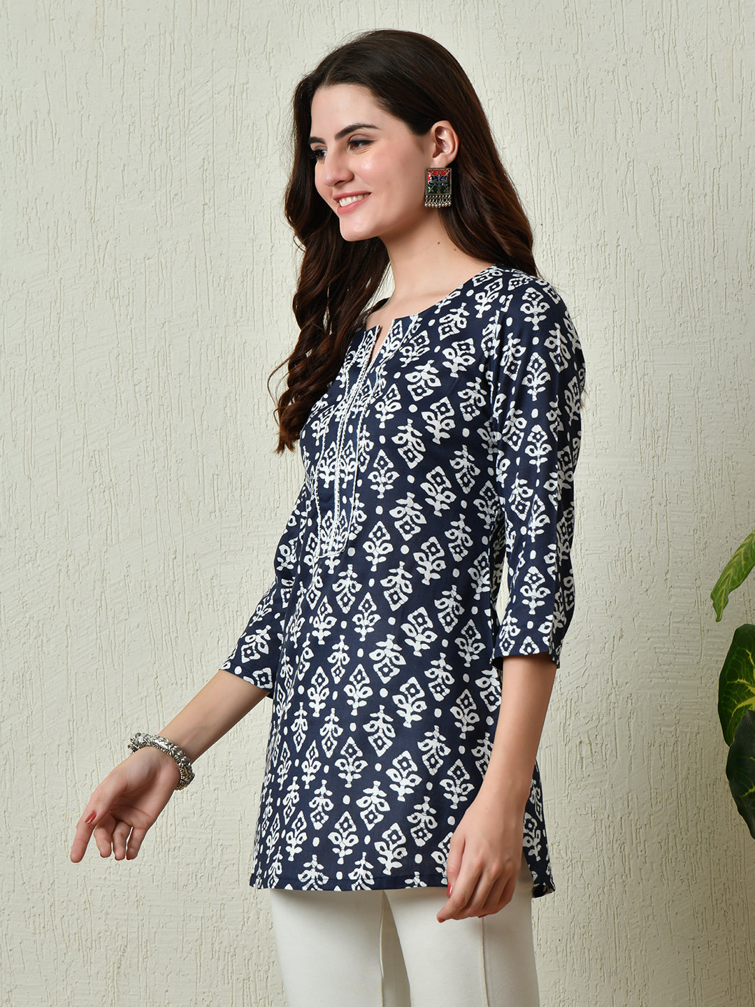 Women's Stylish blue Cotton Short Kurti with Elegant Print - Taantav