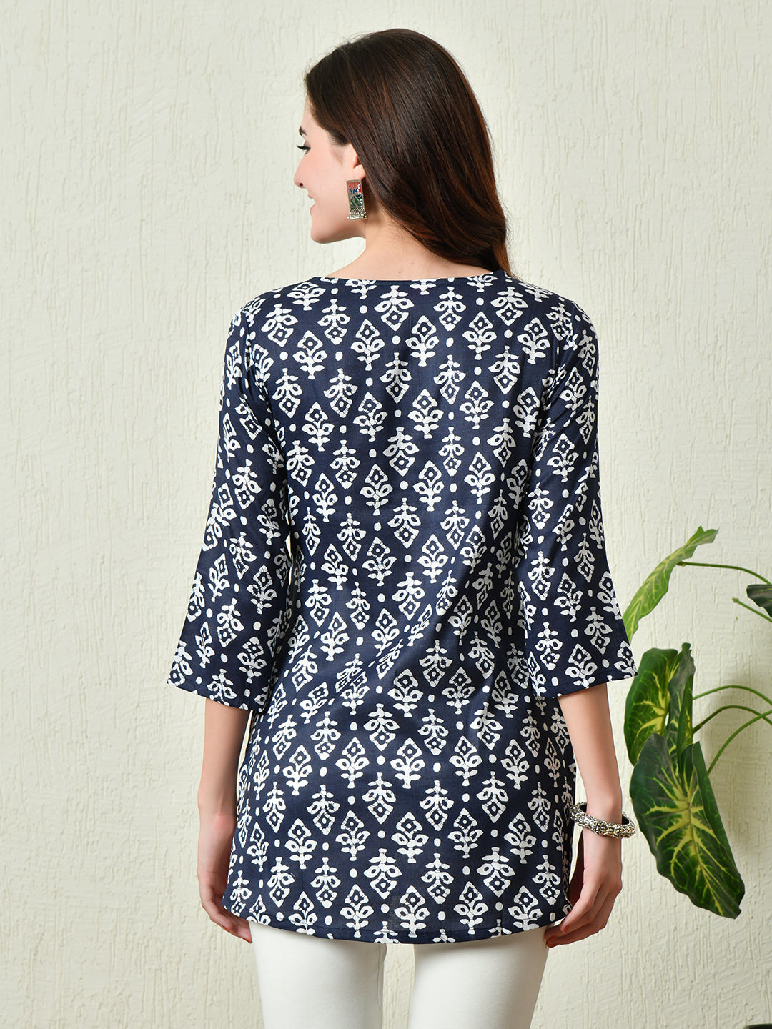 Women's Stylish blue Cotton Short Kurti with Elegant Print - Taantav