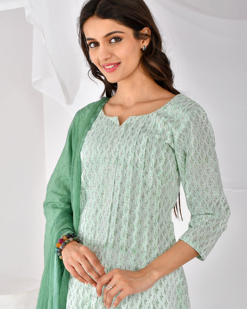 Women's sea green pleated suit s