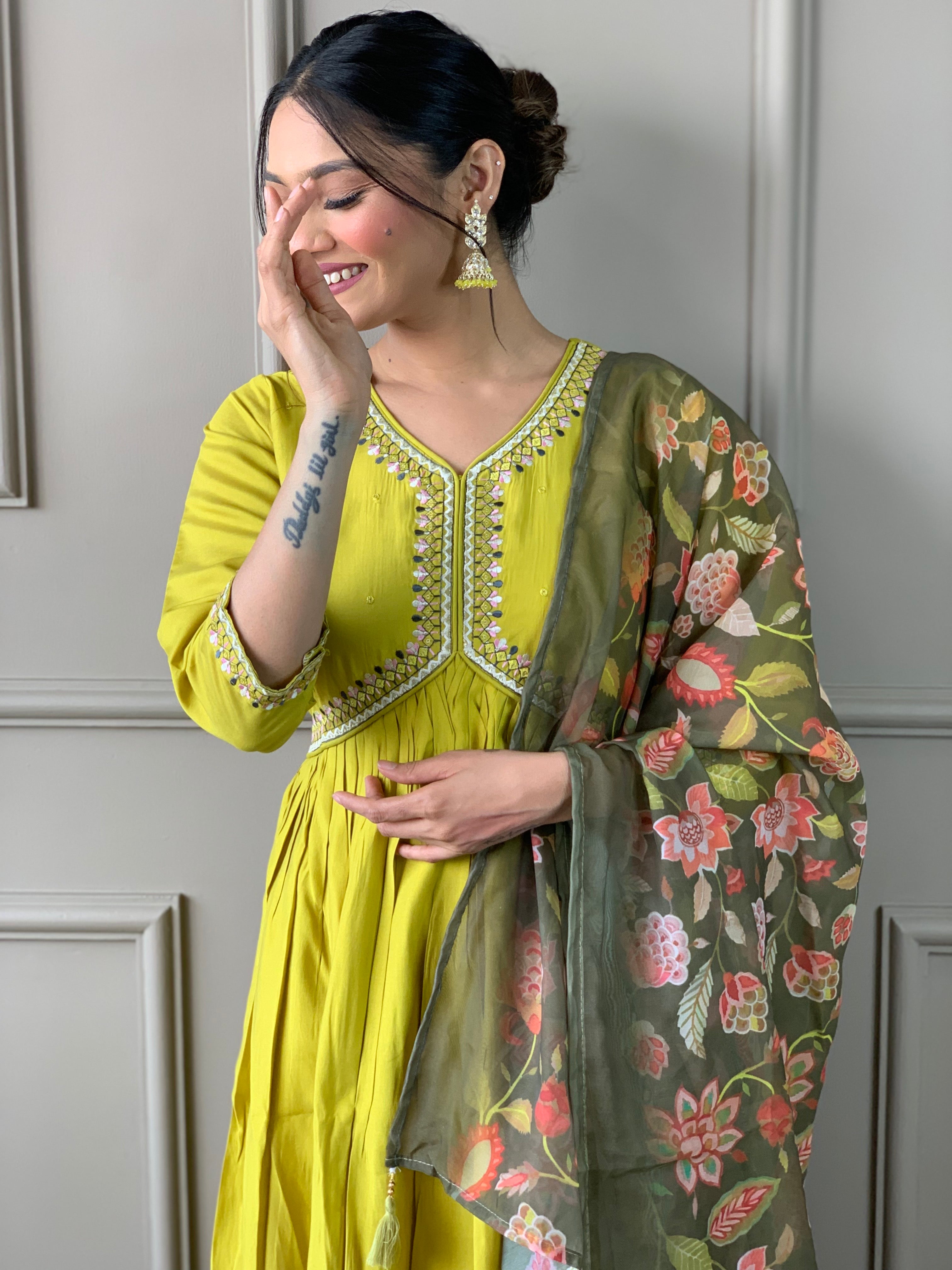 Women's Round Neck Embroidered Work Viscose Rayon Fabric Kurta & Pant With Dupatta Set - Taantav