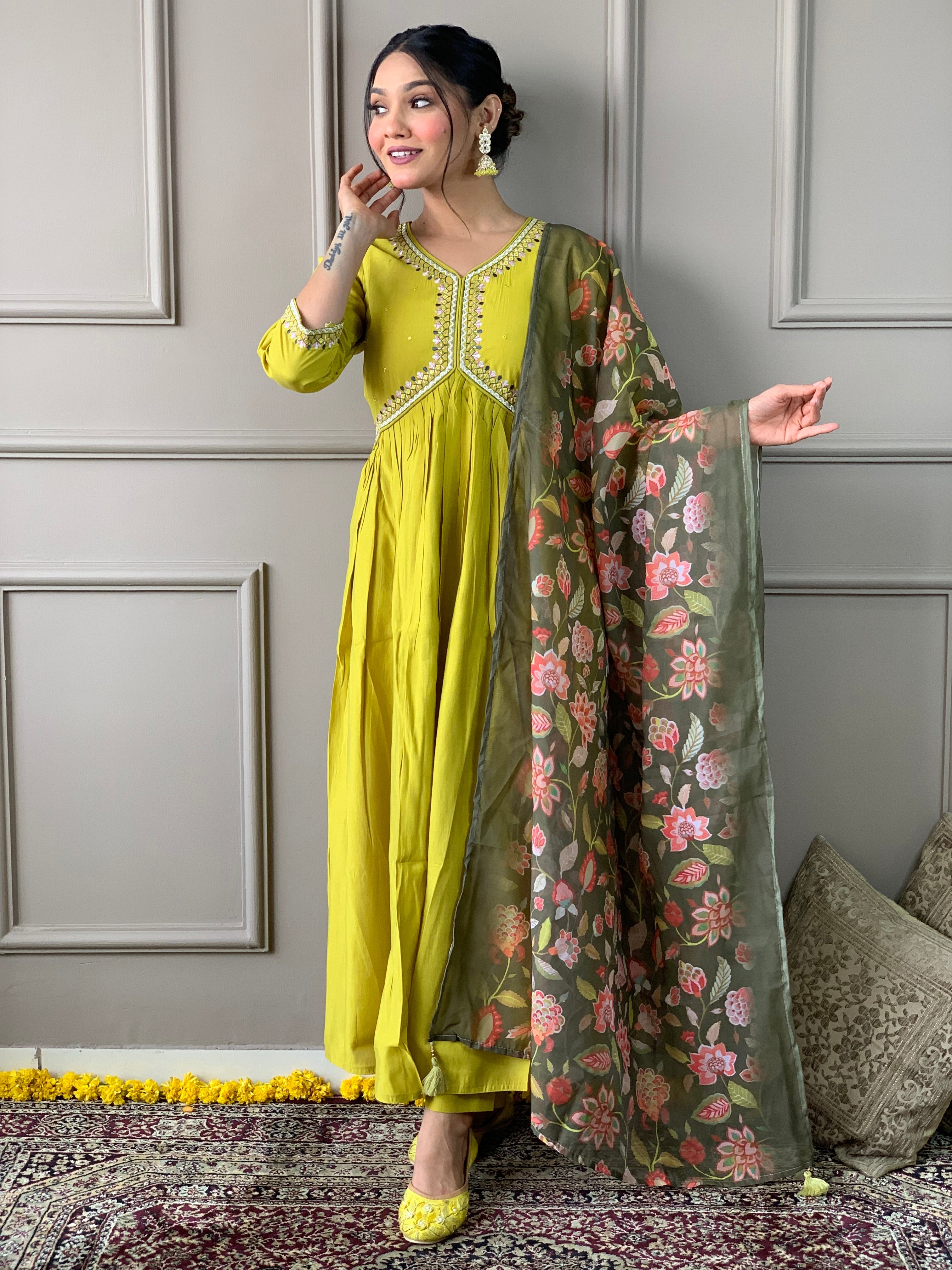 Women's Round Neck Embroidered Work Viscose Rayon Fabric Kurta & Pant With Dupatta Set - Taantav