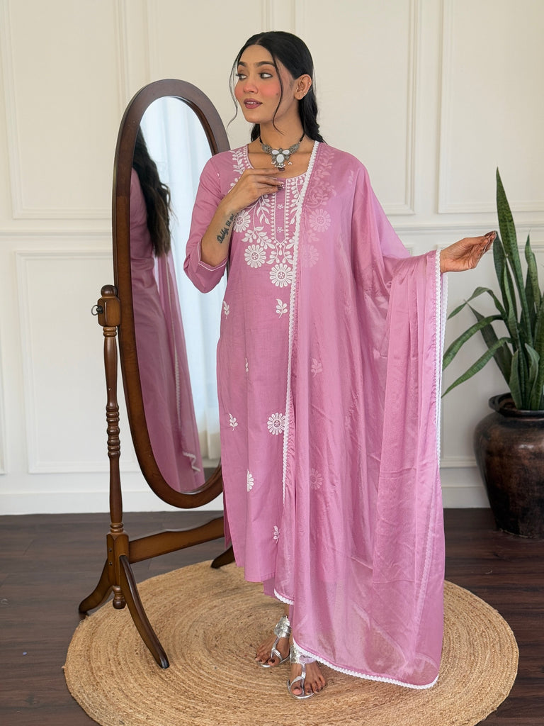 Women's Lavender Viscose Embroidered Kurta Set