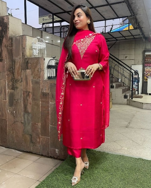 Women's Pink Viscose Chanderi Embroidered Kurta Set