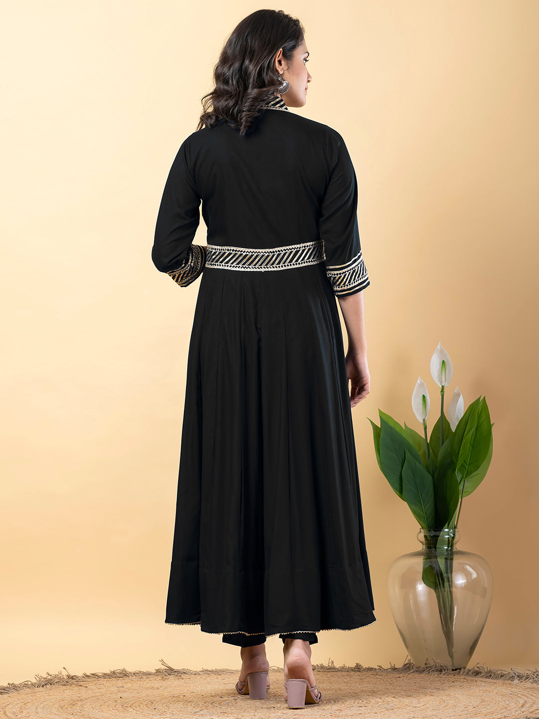 Color_Black