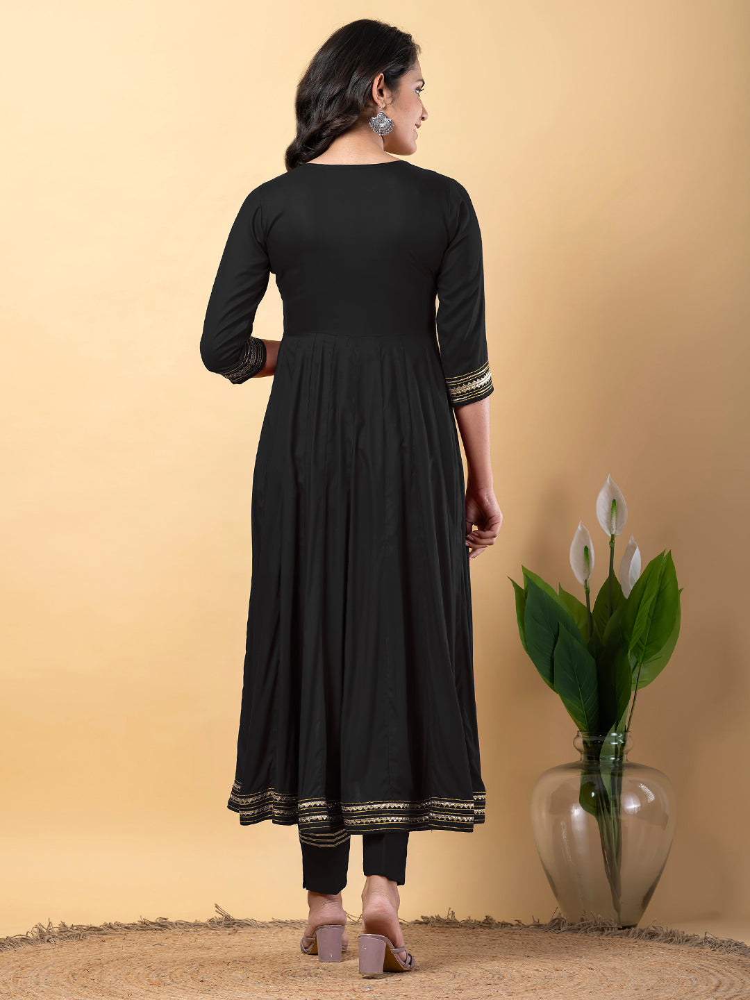 Color_Black