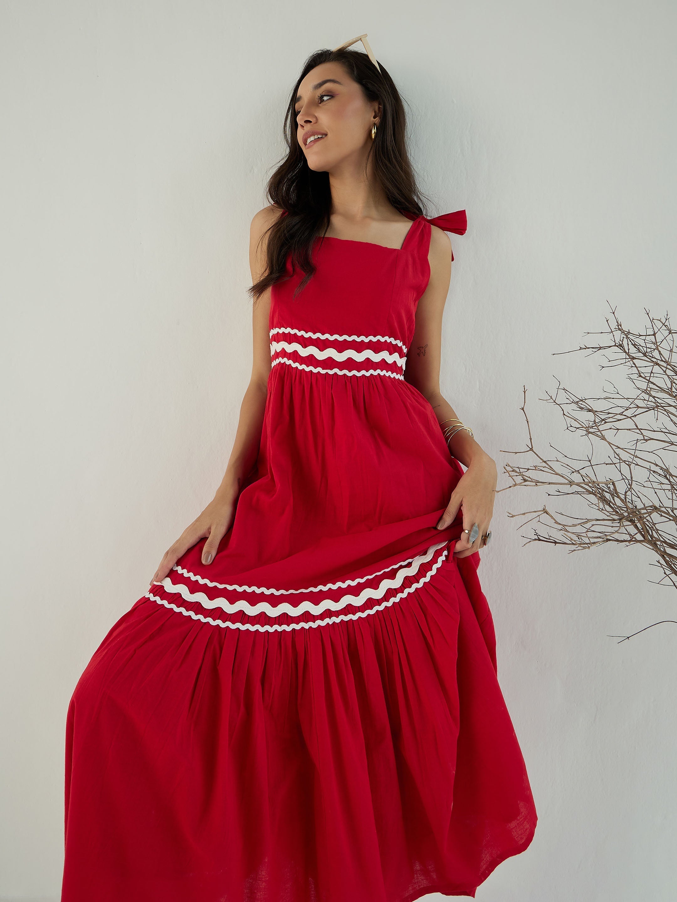 Women's Red Solid Dress - Sassafras