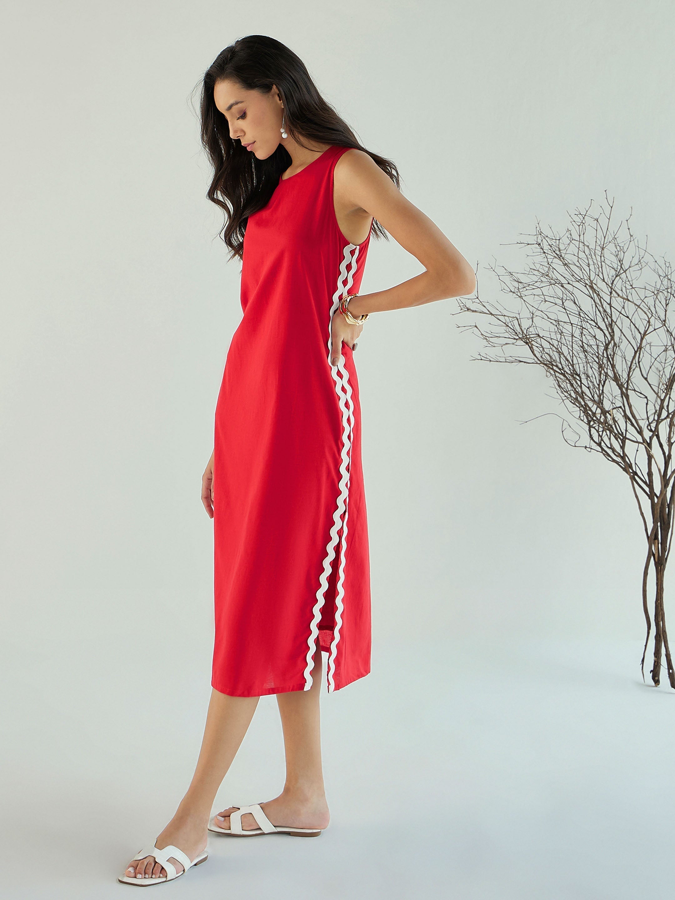 Women's Red Solid Dress - Sassafras