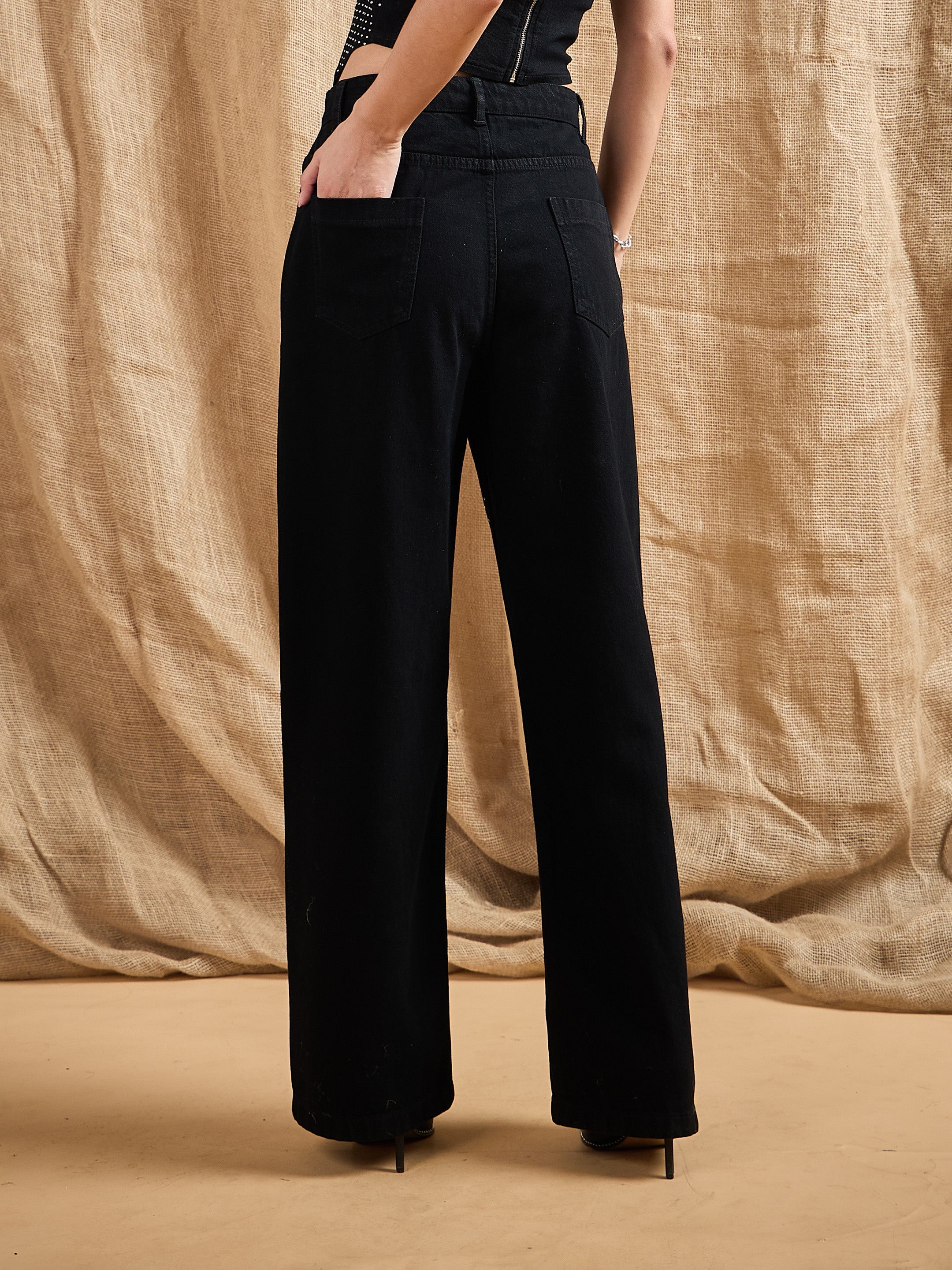 Women's Black Solid Jean - Sassafras