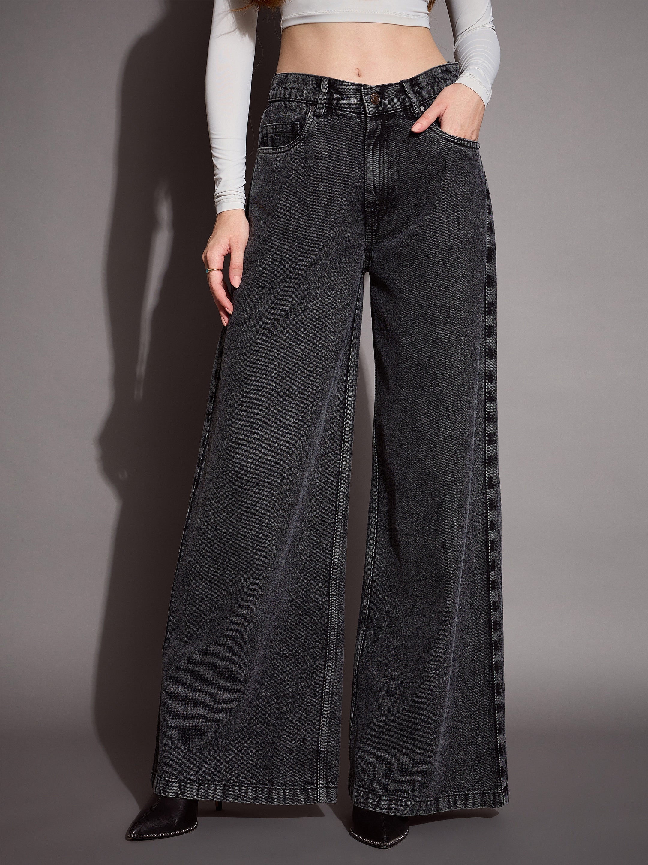 Women's Black Solid Jean - Sassafras