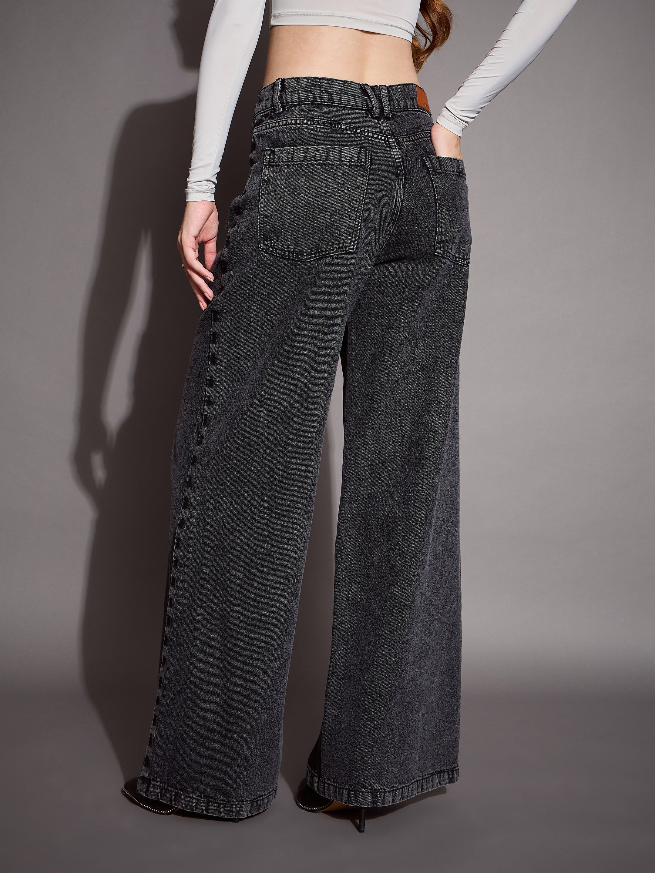 Women's Black Solid Jean - Sassafras