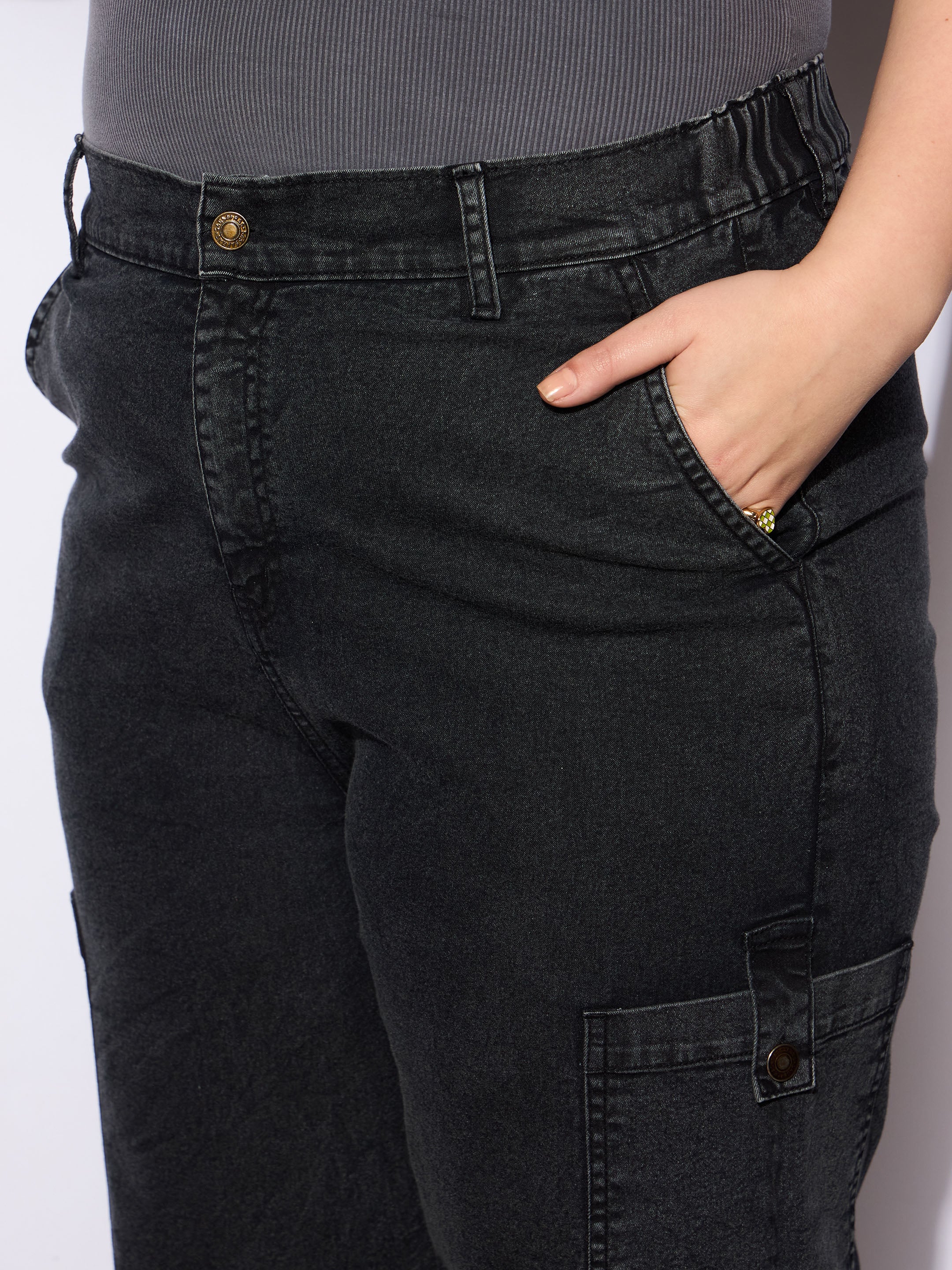 Women's Black Denim Side Pockets Straight Jeans-SASSAFRAS