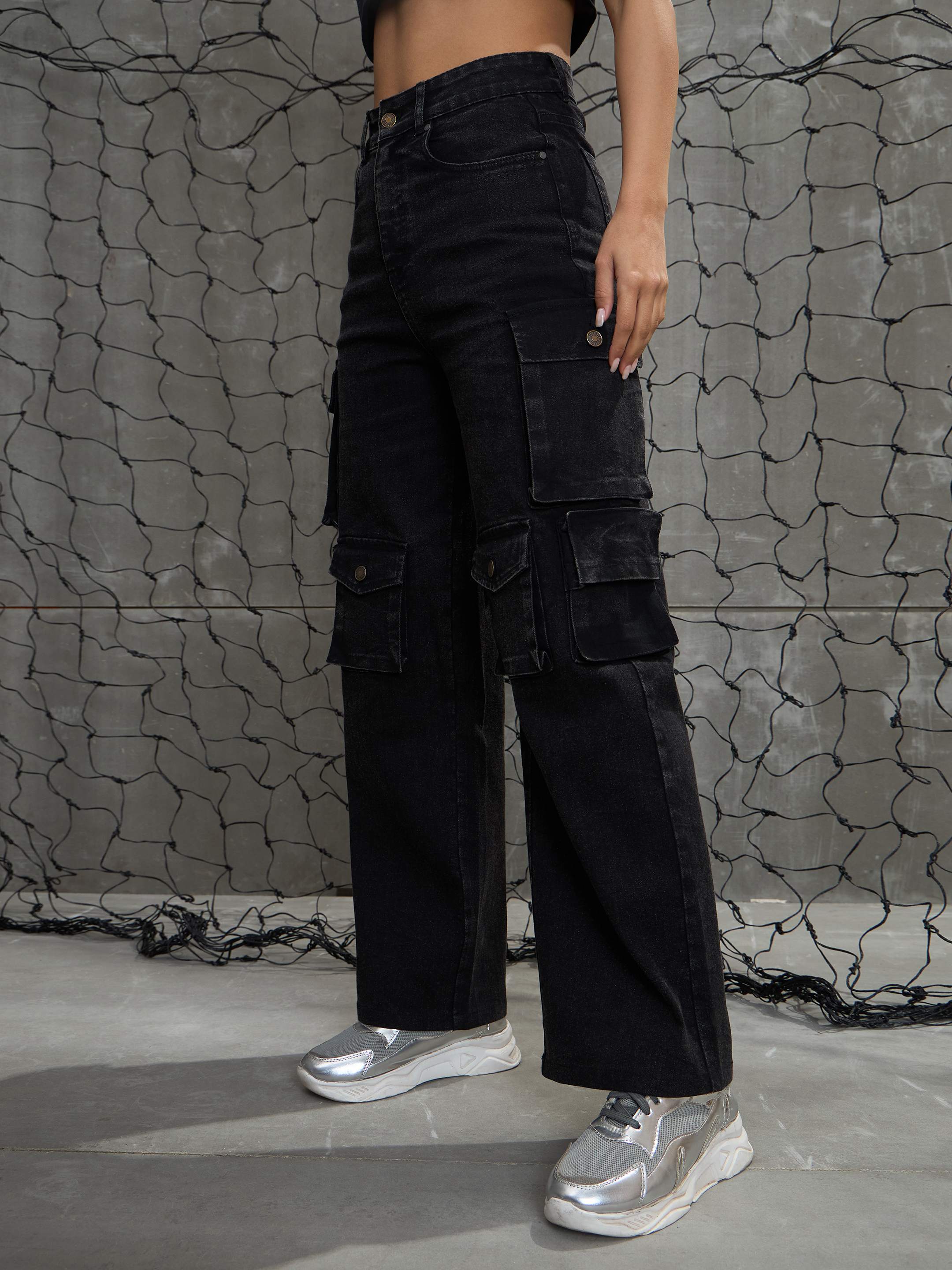 Women's Black Washed Denim Multi Pockets Cargo Jeans-SASSAFRAS