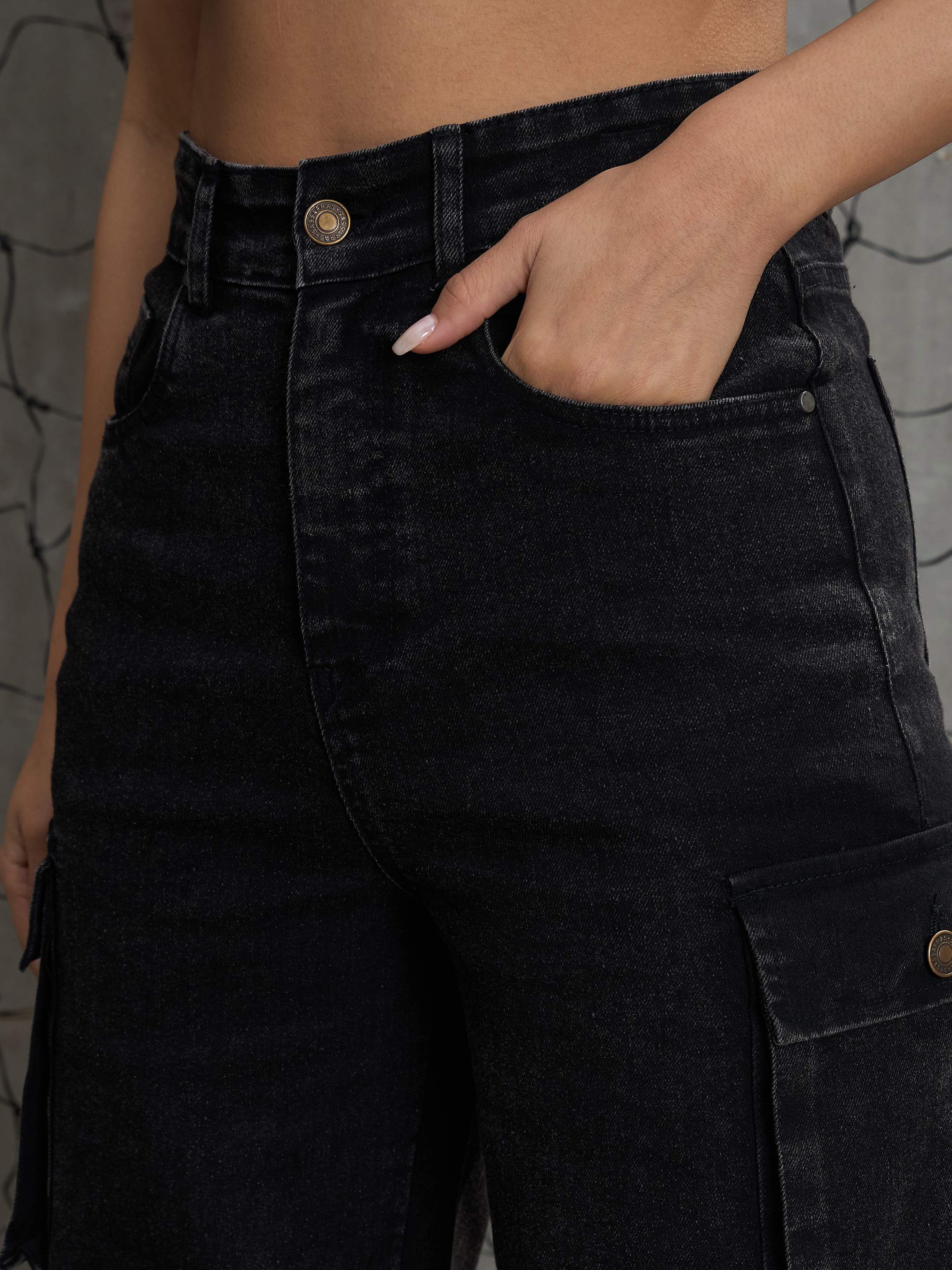 Women's Black Washed Denim Multi Pockets Cargo Jeans-SASSAFRAS