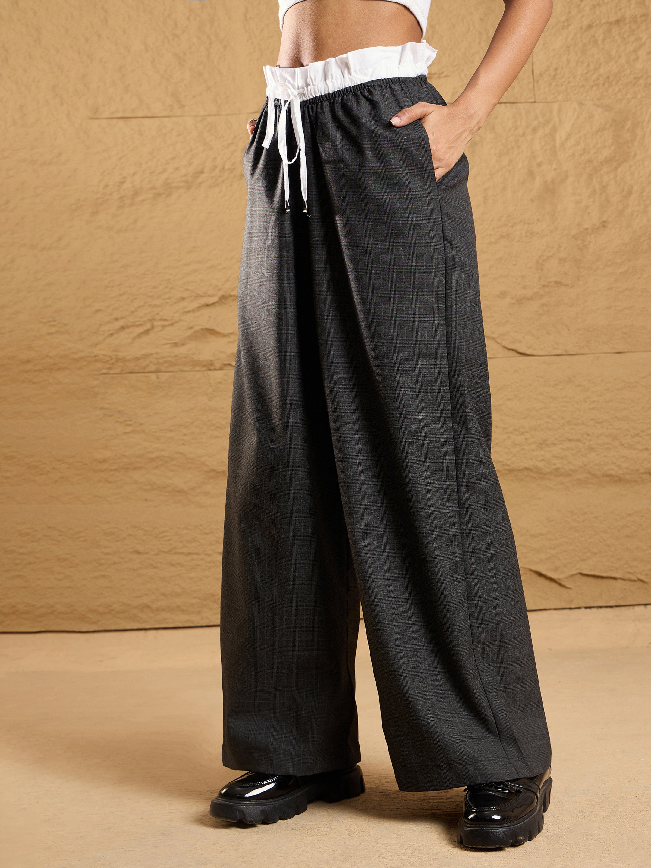 Women's Black Strong Pant - Sassafras