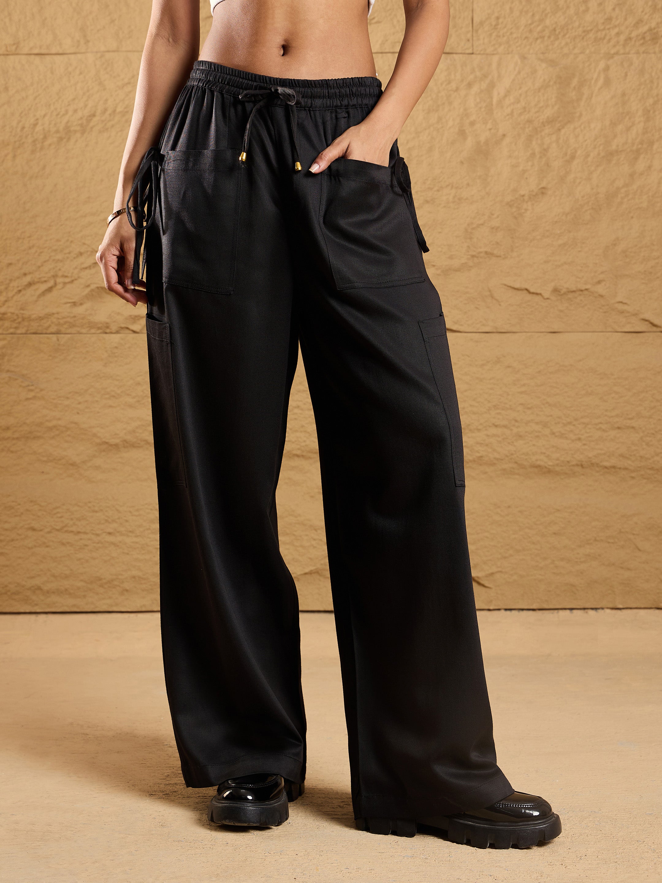 Women's Black Solid Pant - Sassafras