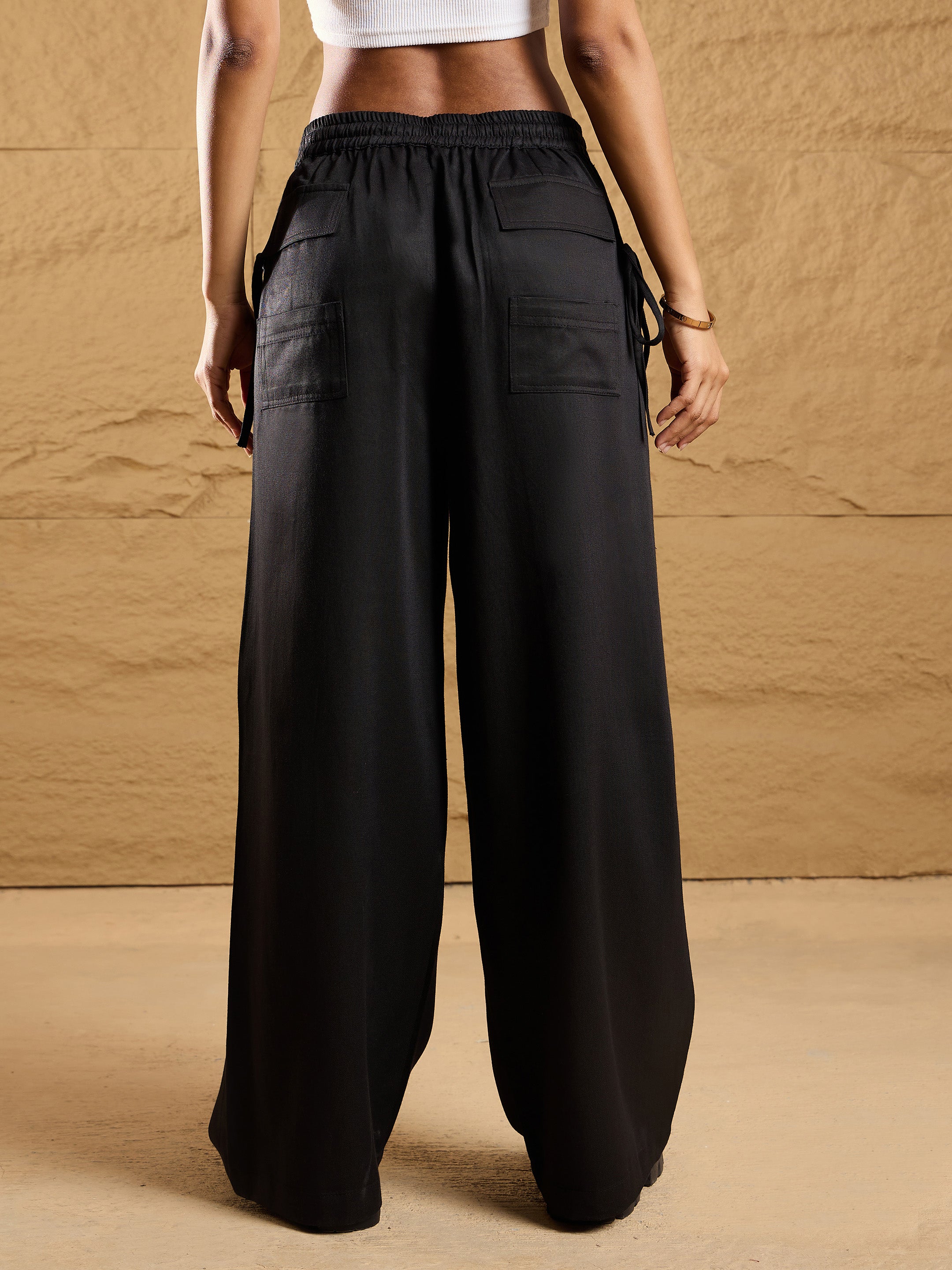 Women's Black Solid Pant - Sassafras