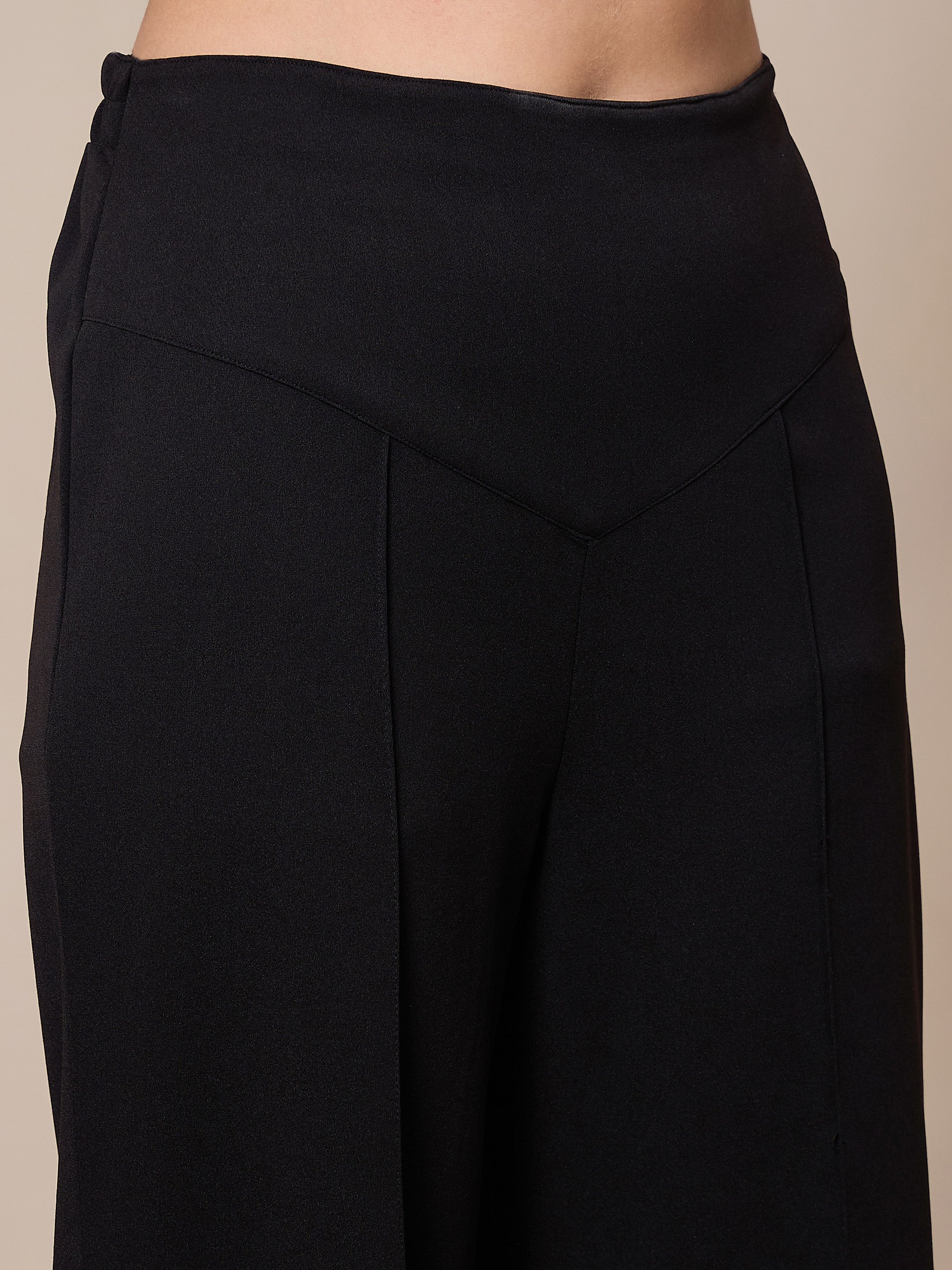 Women's Black Solid Pant - Sassafras