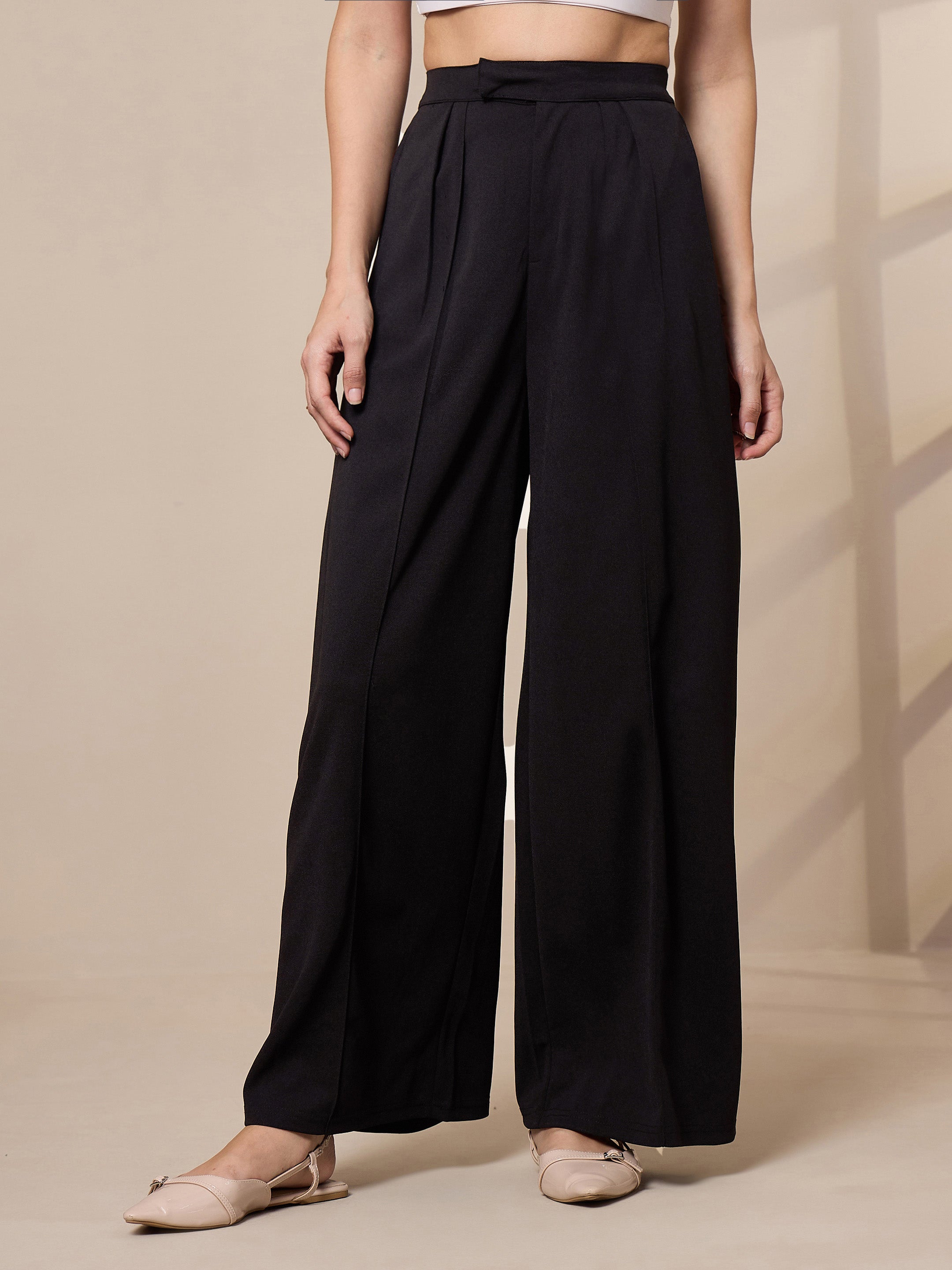 Women's Black Solid Pant - Sassafras