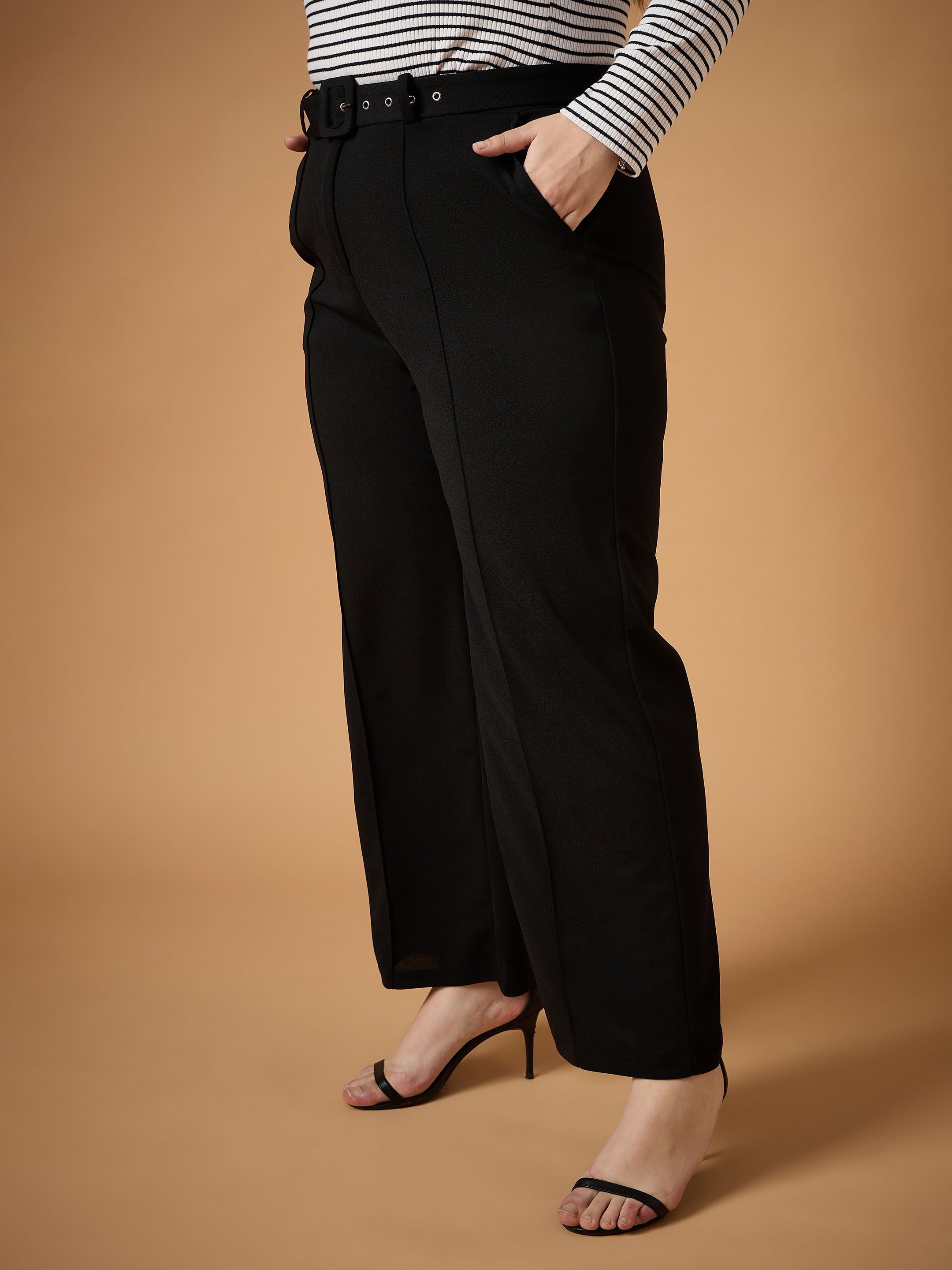 Women's Black Solid Pant - Sassafras