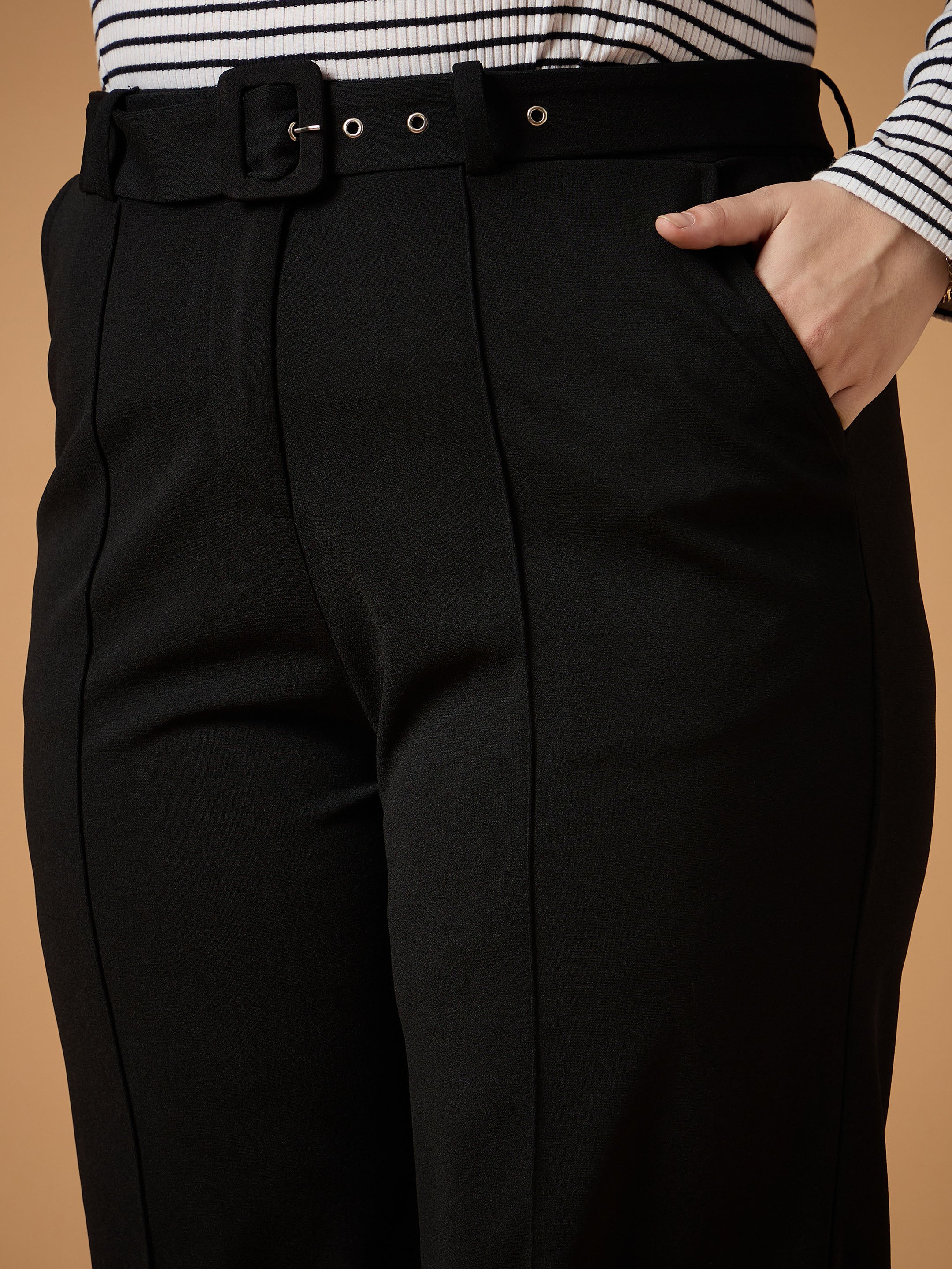 Women's Black Solid Pant - Sassafras