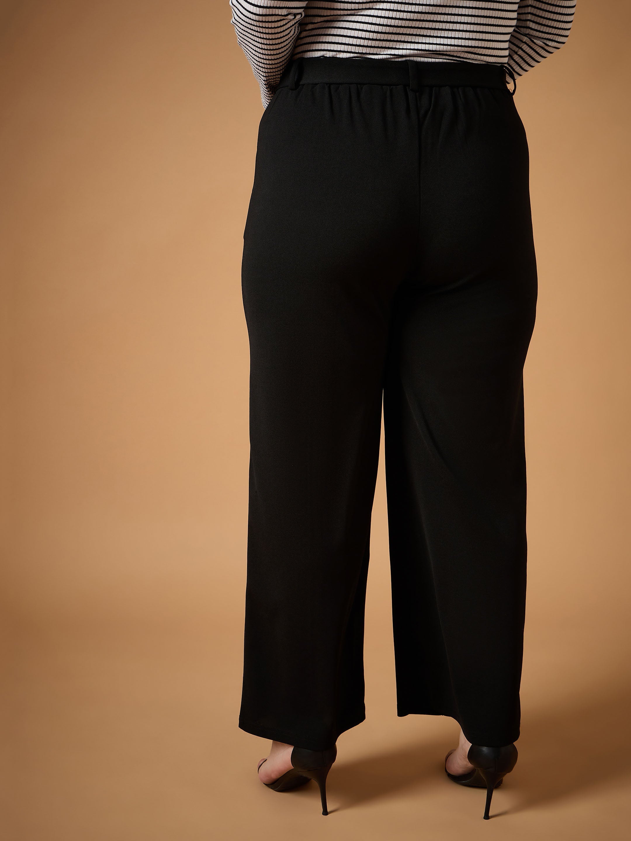 Women's Black Solid Pant - Sassafras