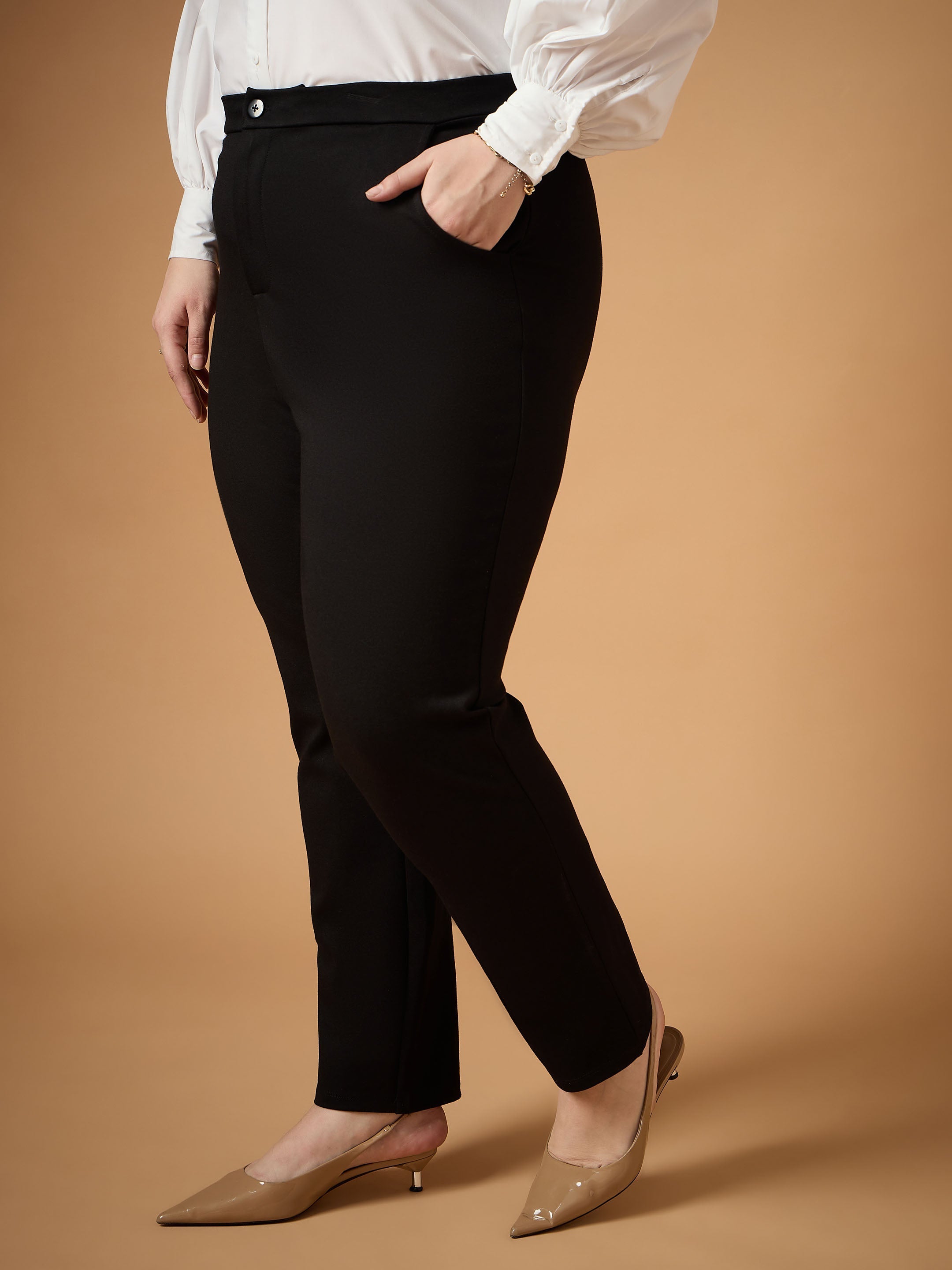 Women's Black Solid Pant - Sassafras