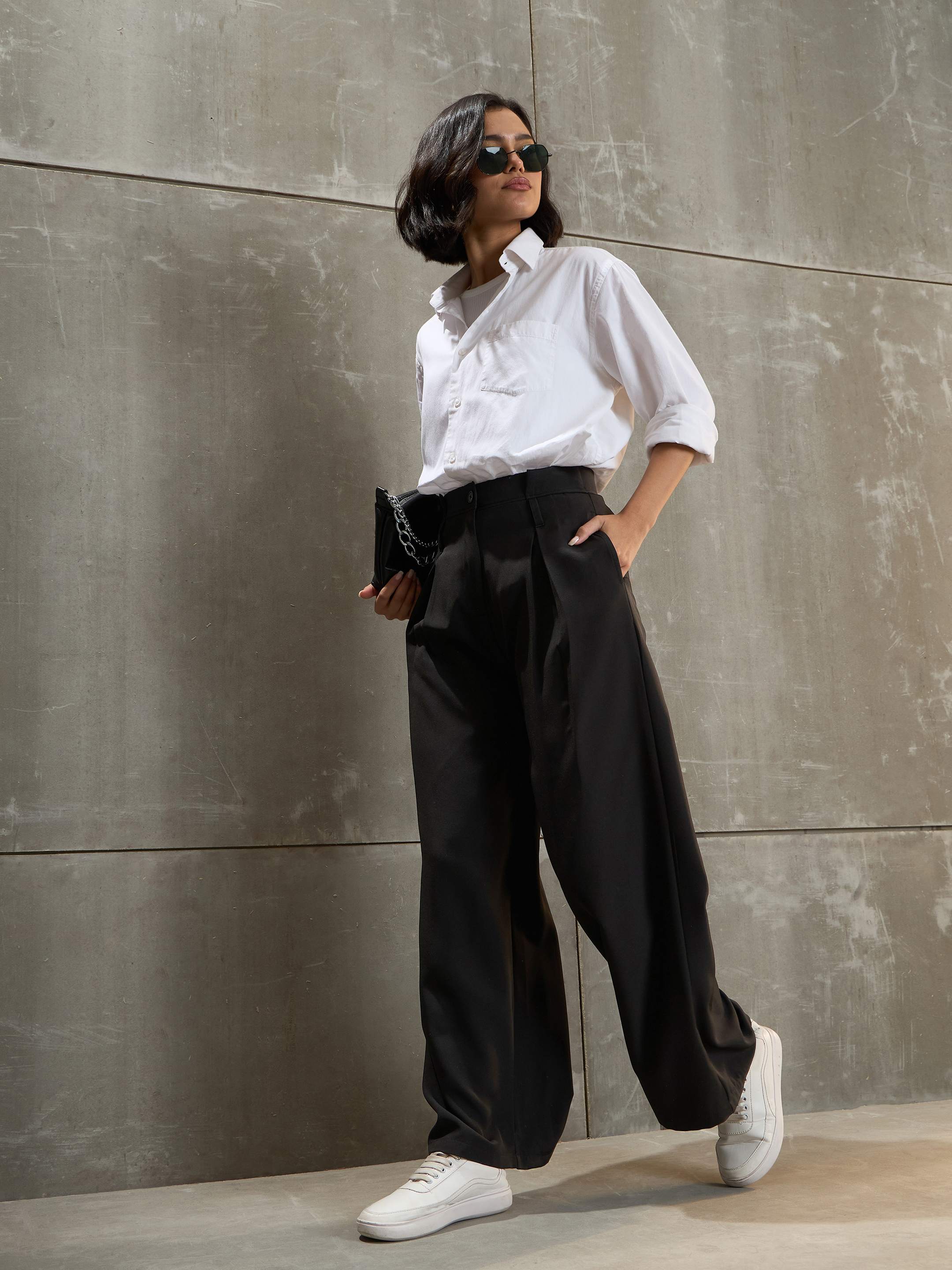 Women's Black Front Pleated High Rise Pants-SASSAFRAS