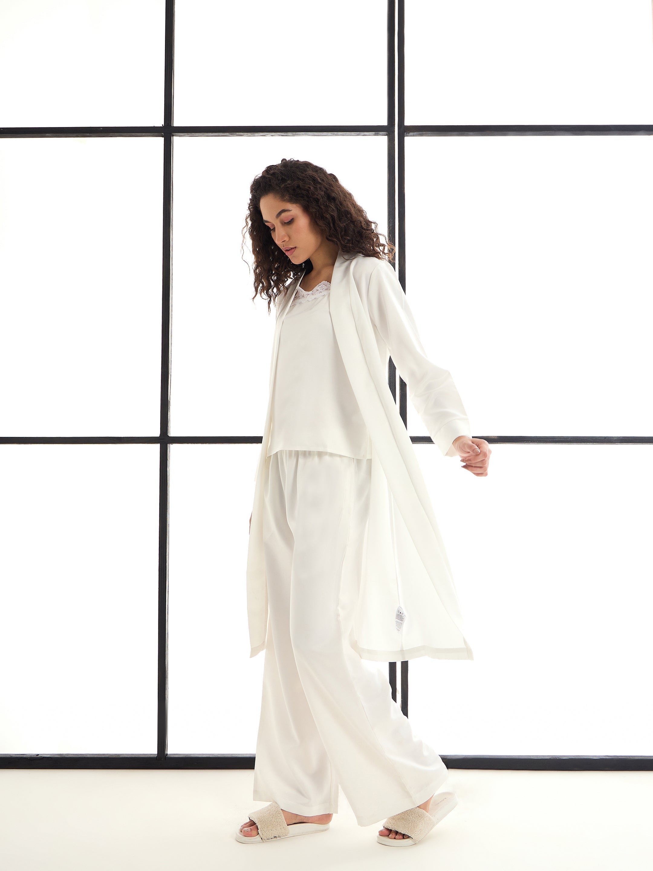 Women's White Solid Night Suit - Sassafras