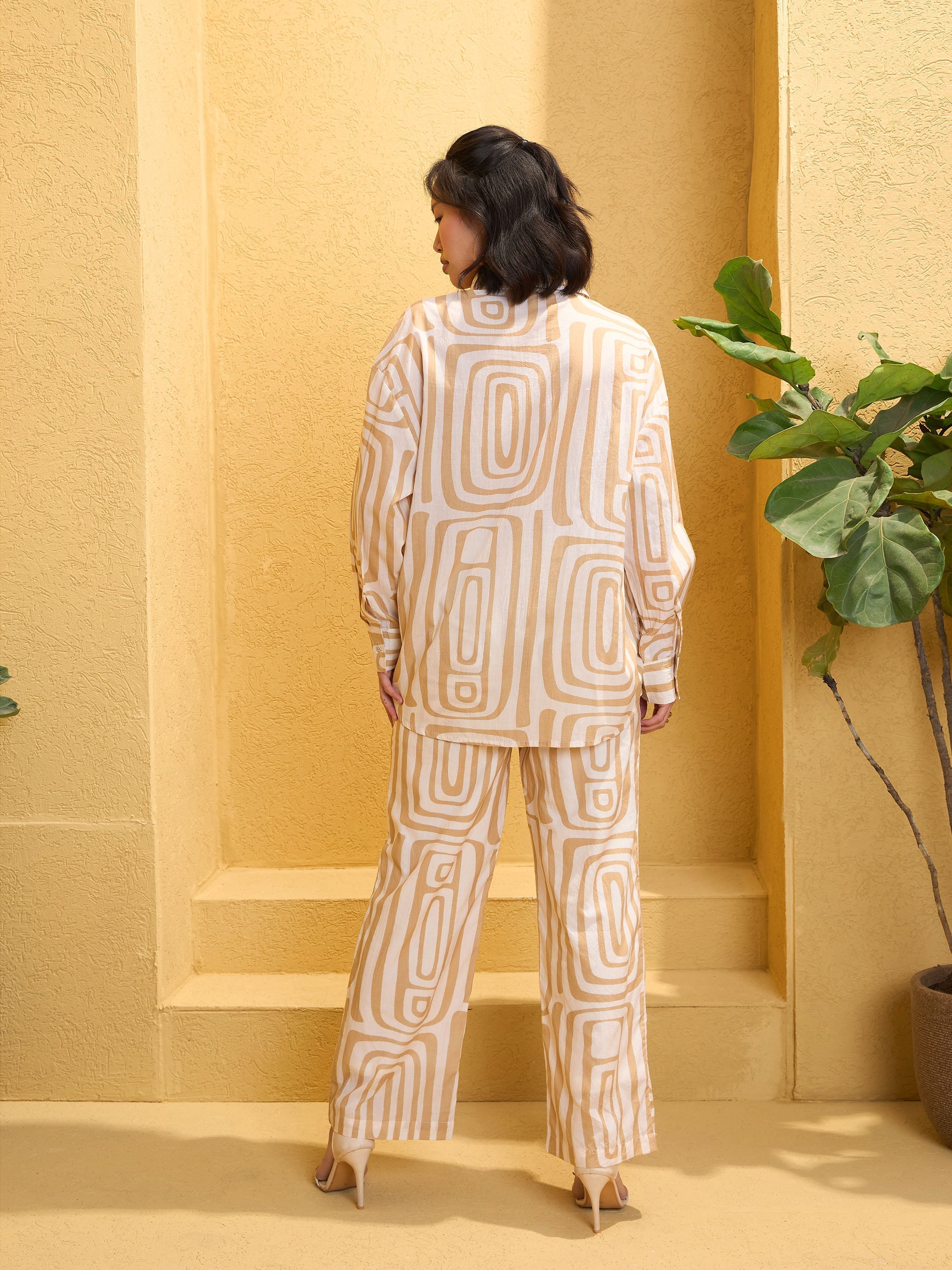 Women's Beige & White Geometric Shirt With Pan