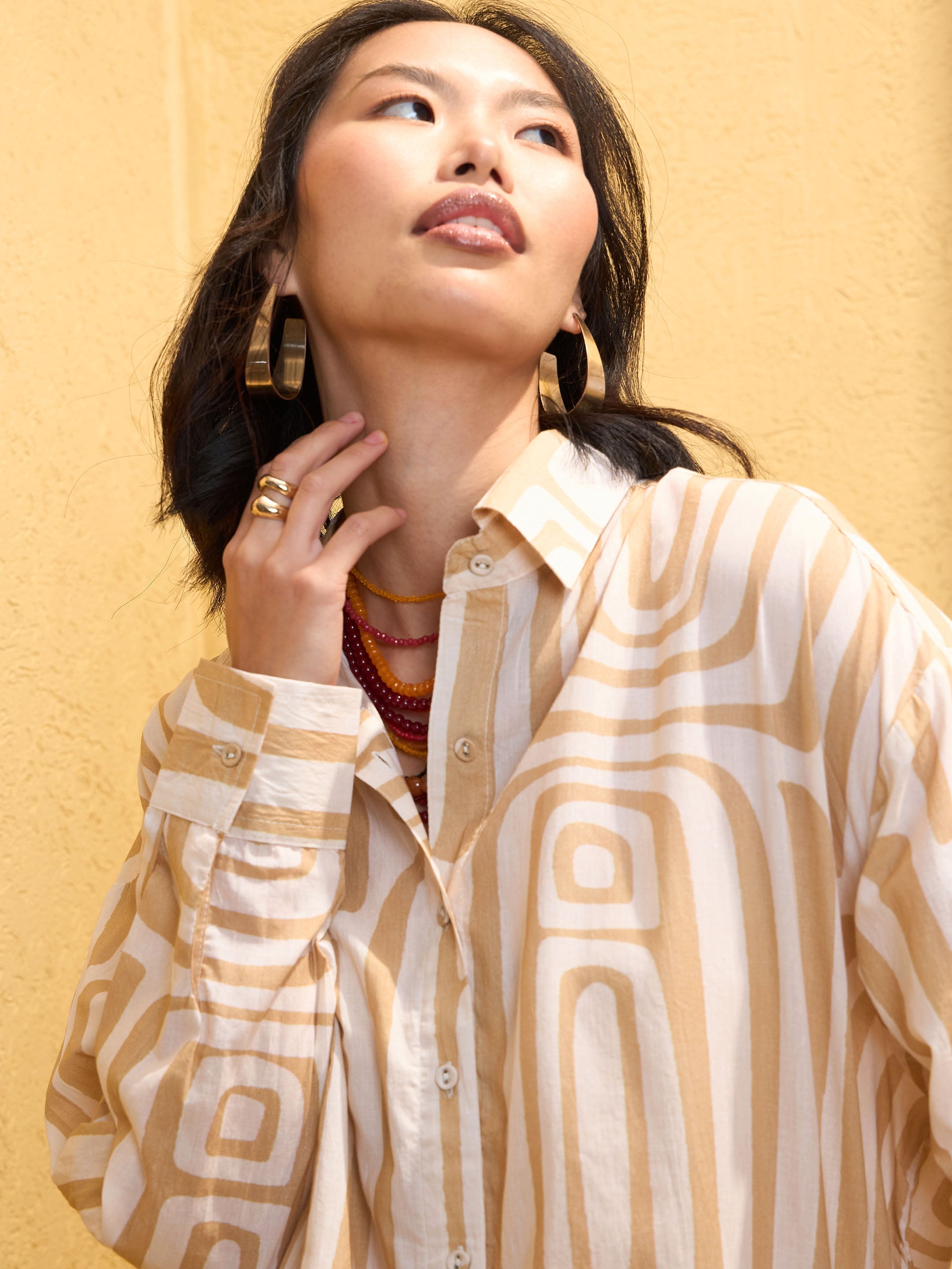 Women's Beige & White Geometric Shirt With Pan