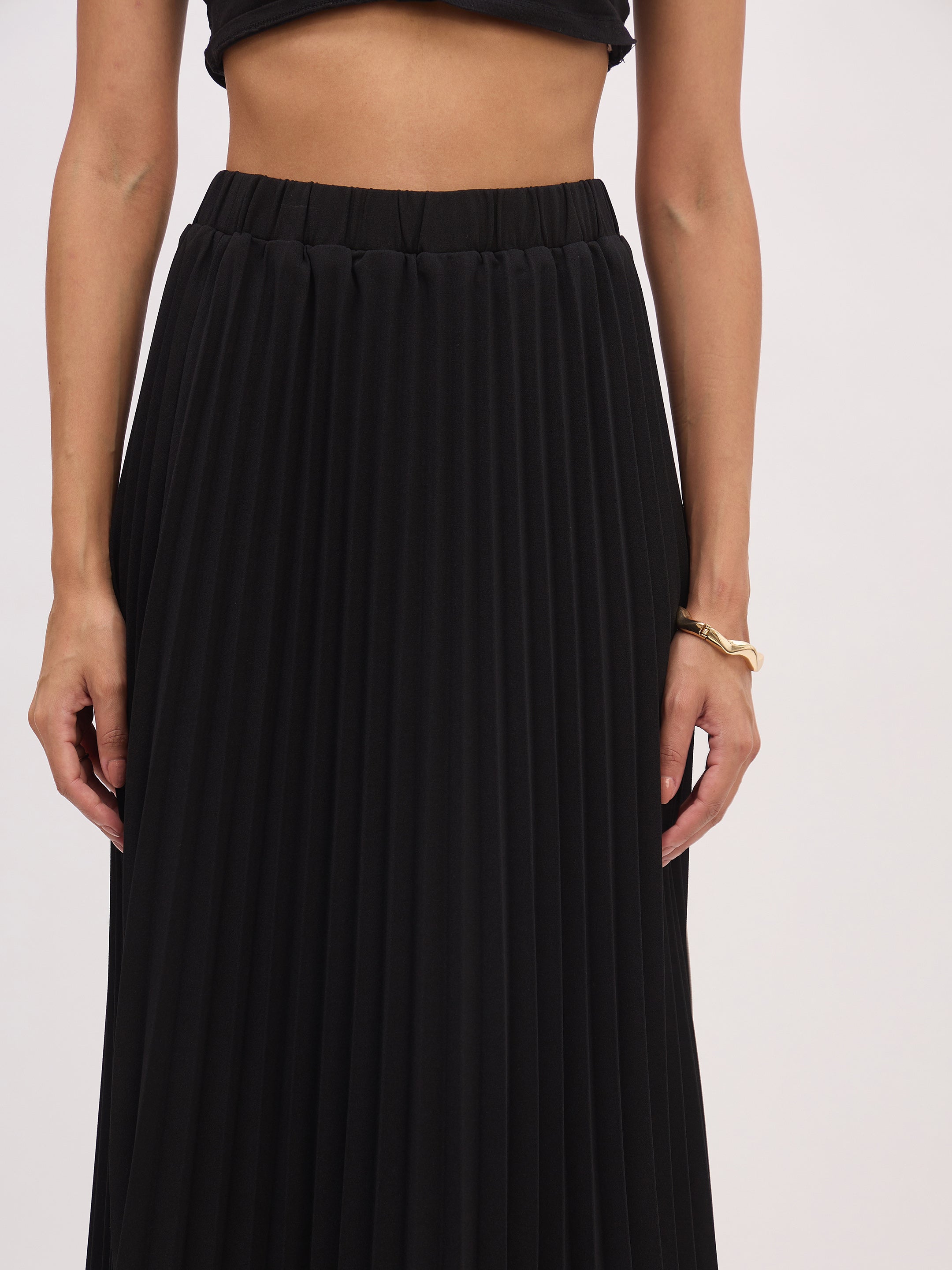 Women's Black Sleeveless Waistcoat With Midi Skirt