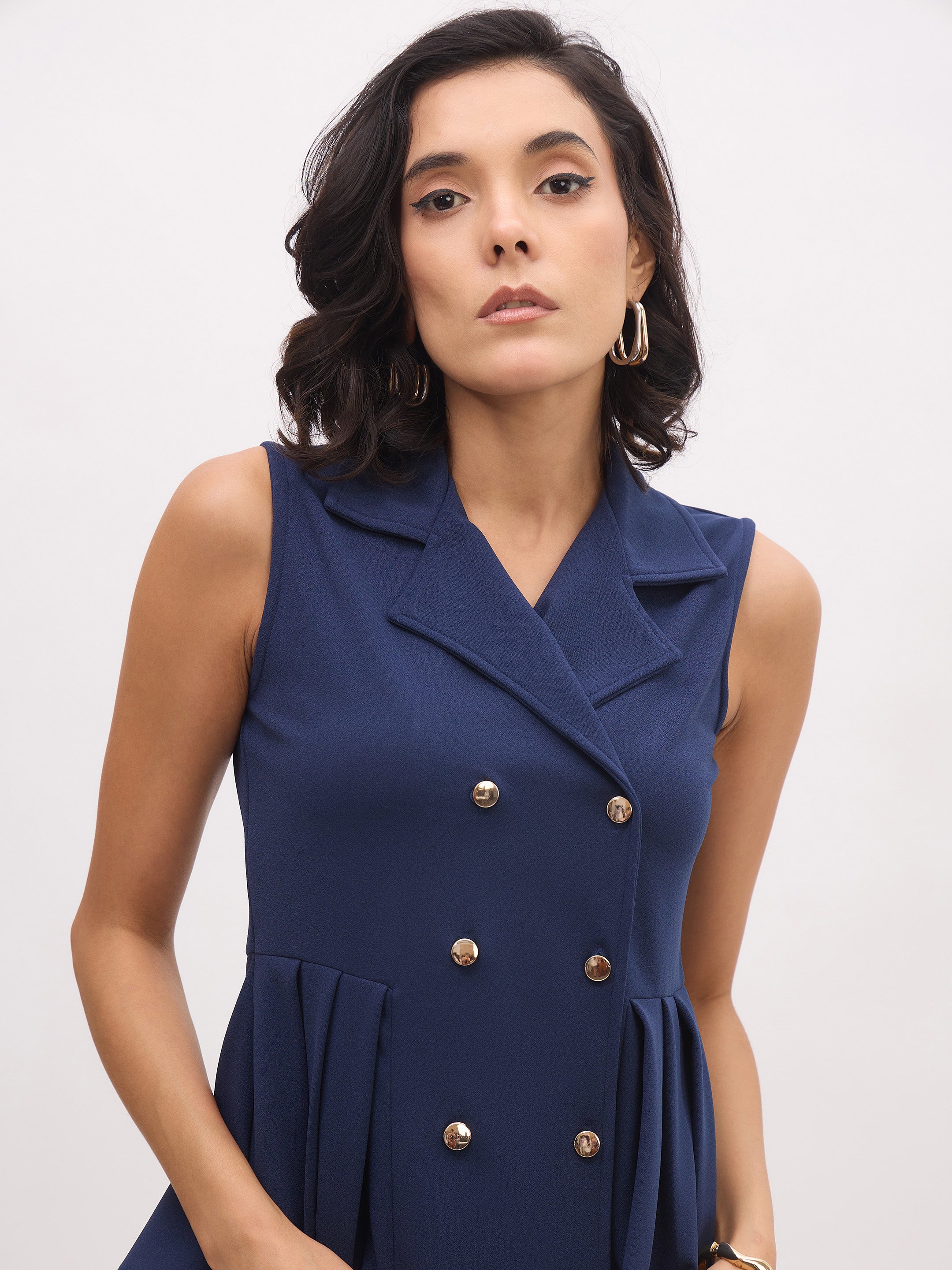 Women's Blue Sleeveless Notched Button Top With Skirt