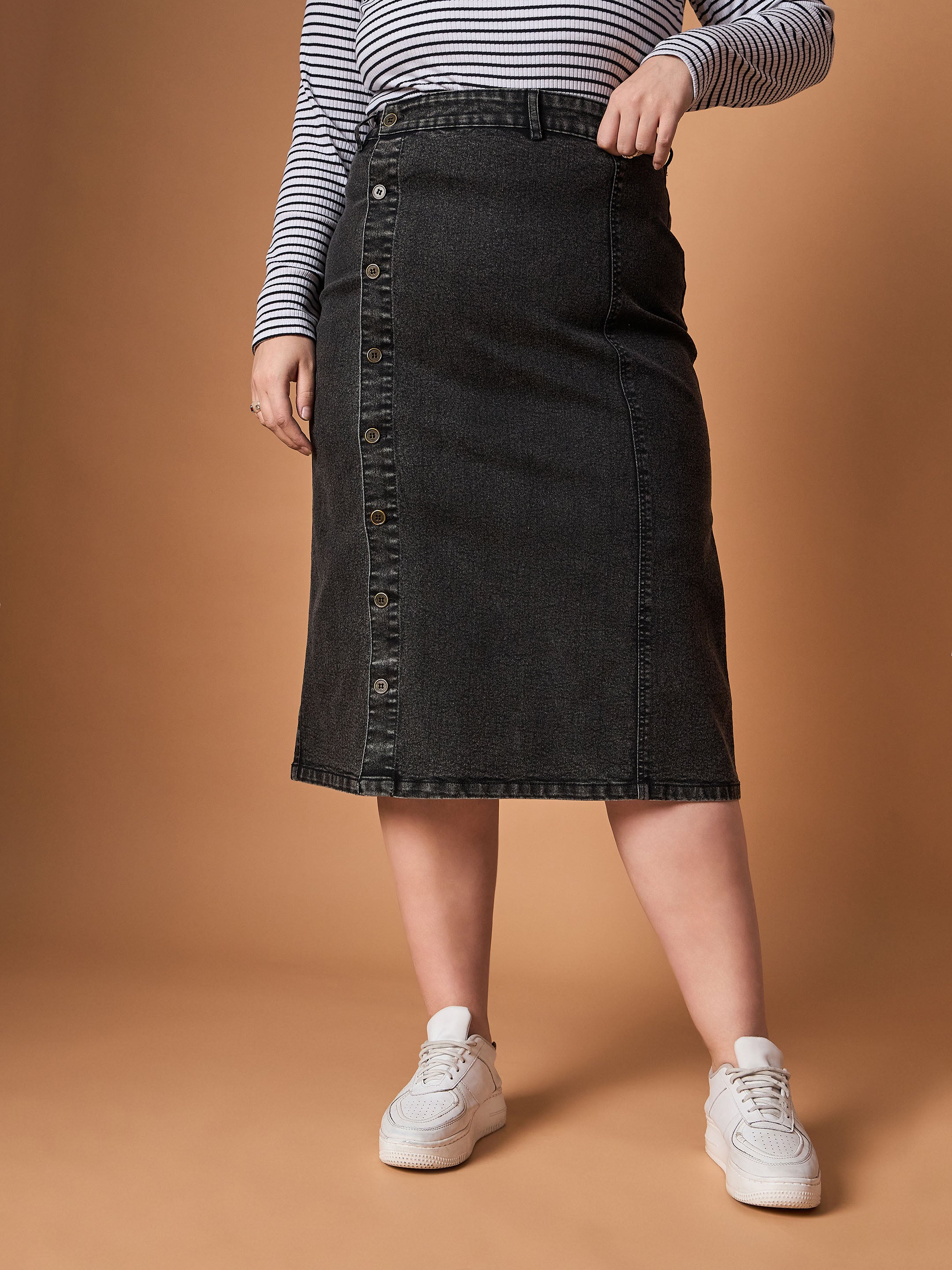 Women's Black Denim Skirt - Sassafras