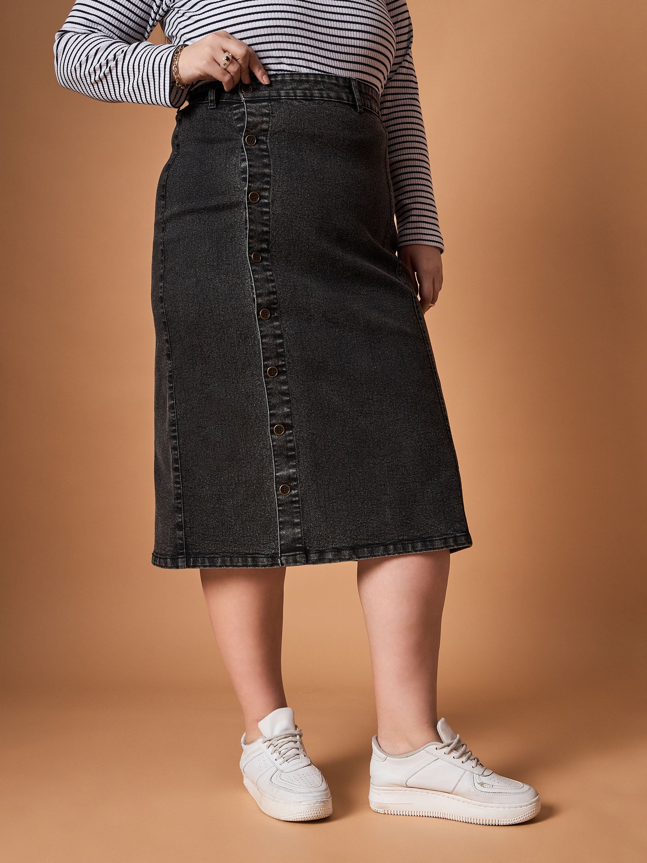 Women's Black Denim Skirt - Sassafras