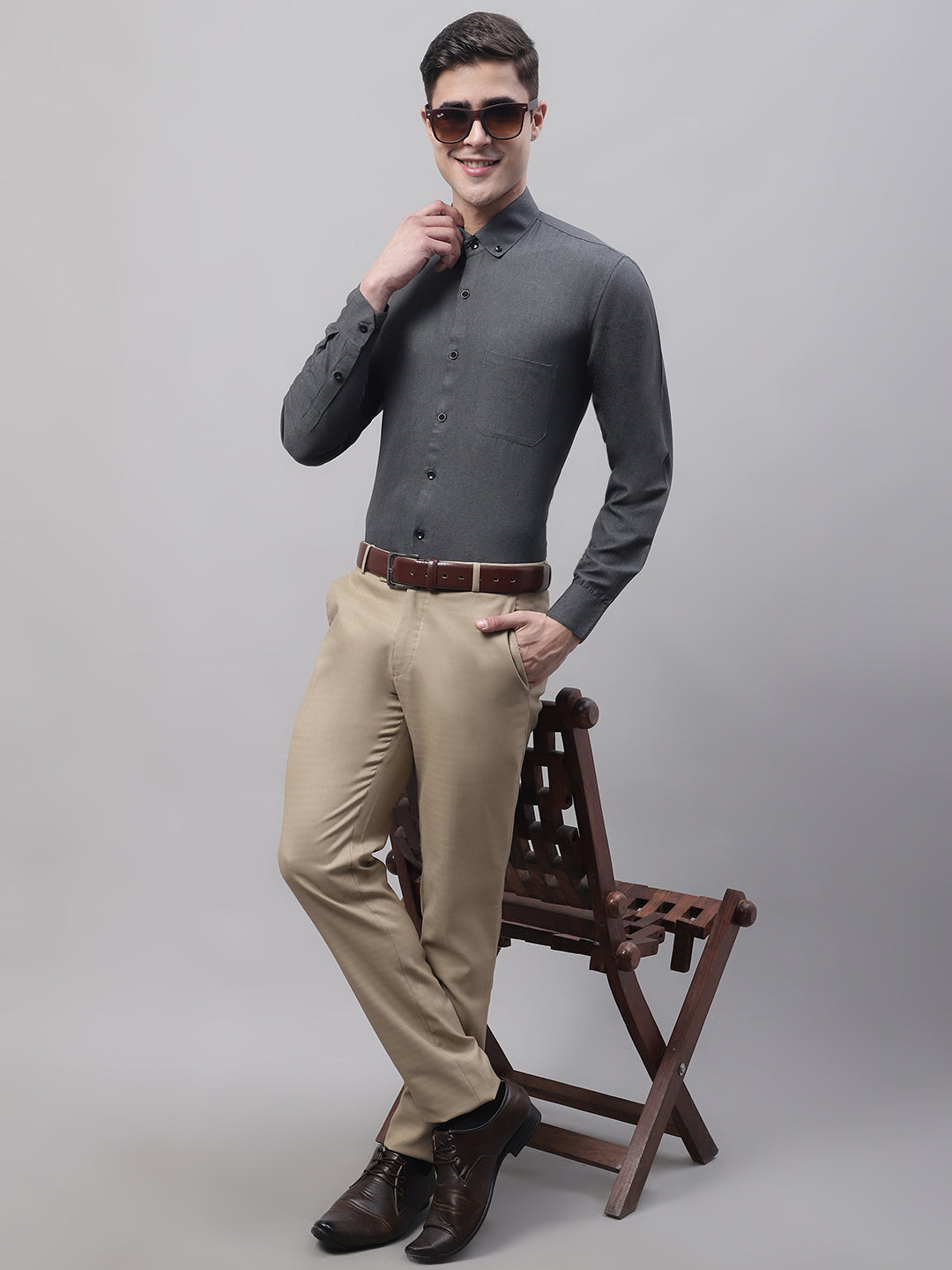 Men's Charcoal Cotton Solid Formal Shirt - Taantav