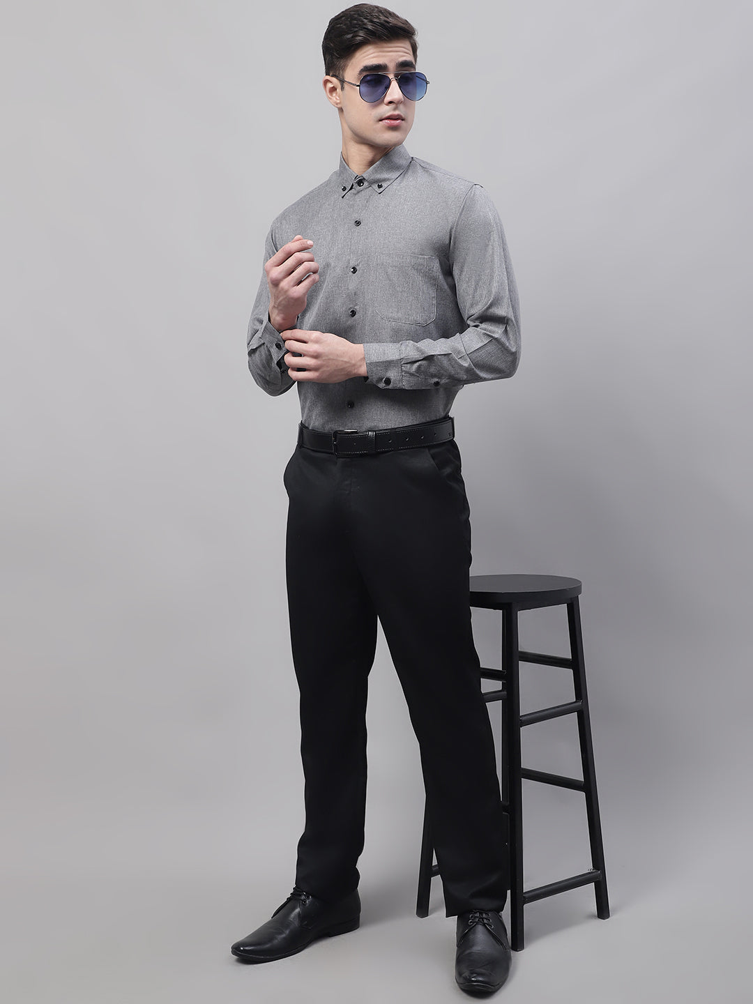 Men's Dark-Grey Cotton Solid Formal Shirt - Taantav