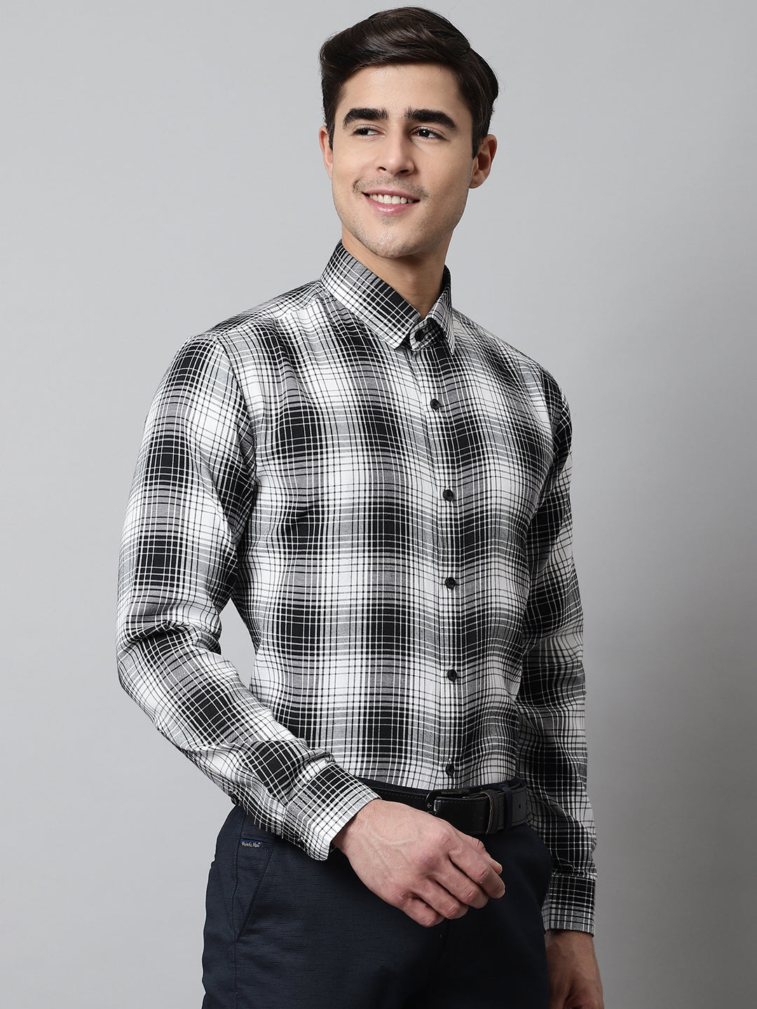 Men's Black Checks Regular Fit Cotton Formal Shirt - Taantav